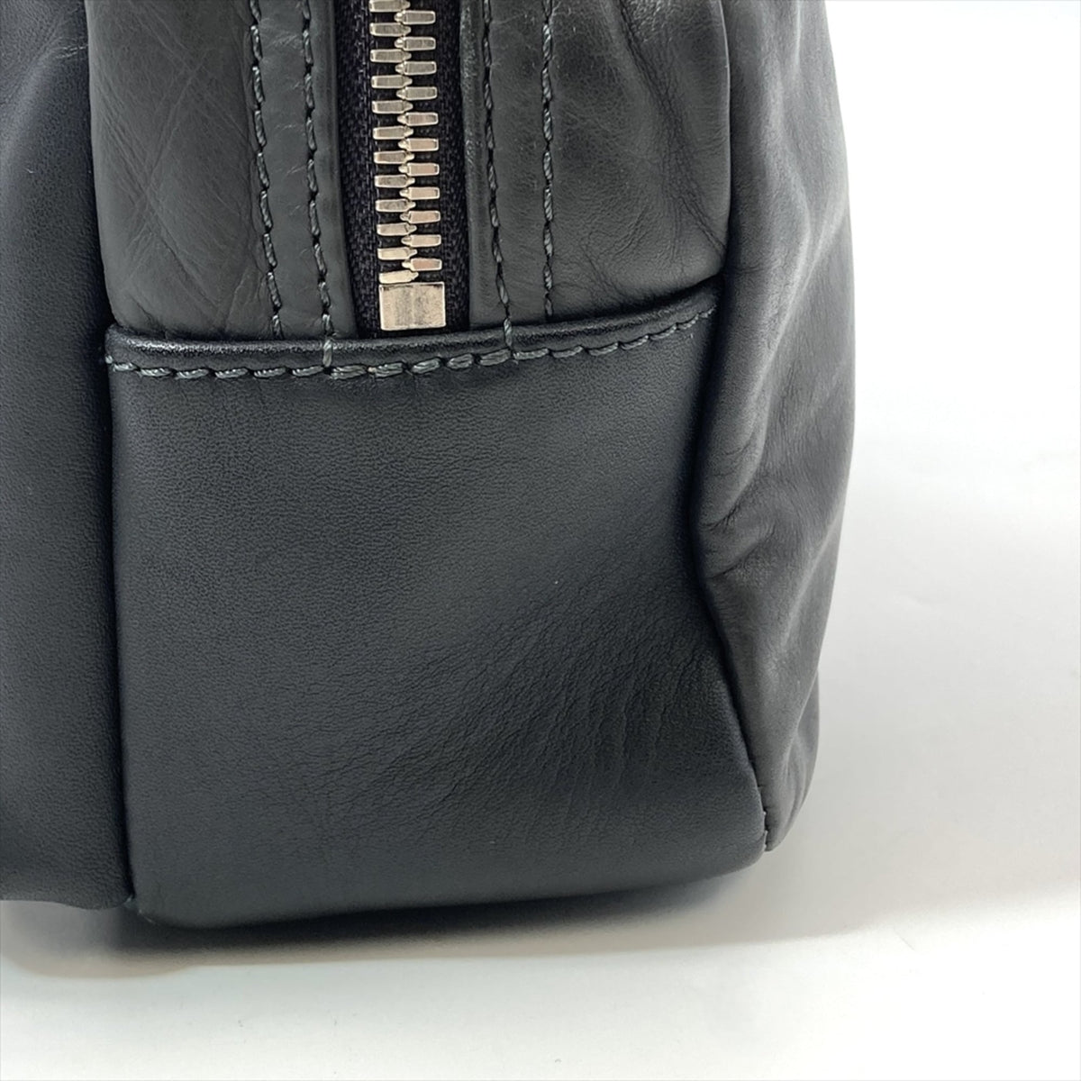 Louis Vuitton Gray Leather Crossbody Bag Fanny Pack (Pre-Owned)