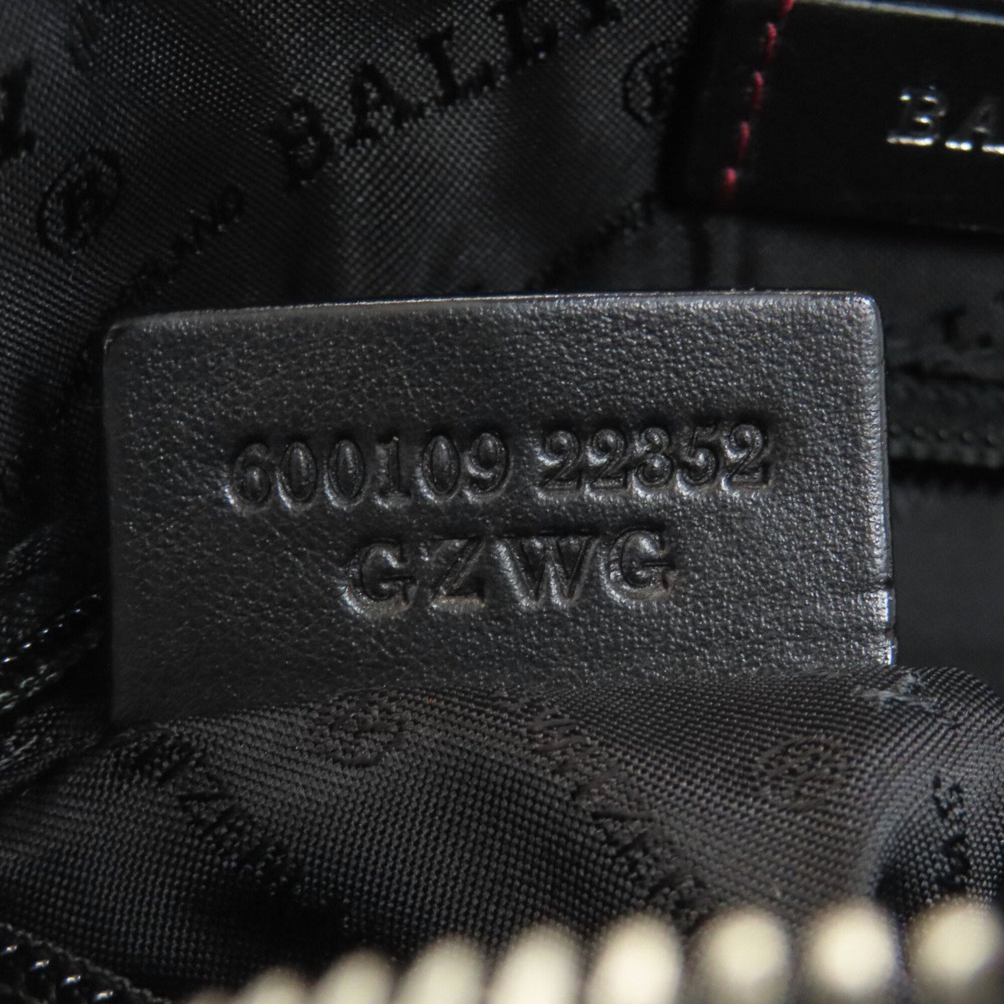 Bally Black Leather Shoulder Bag (Pre-Owned)