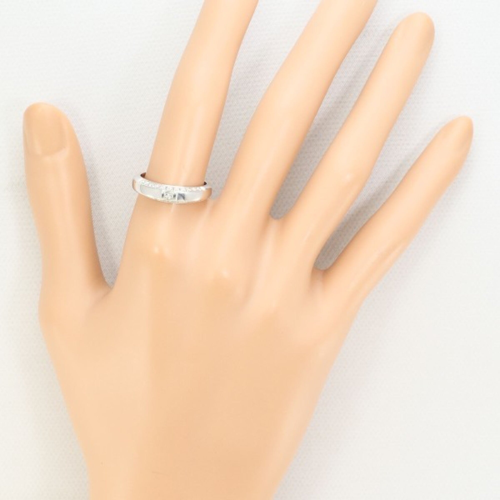 Unbranded White Gold White Gold (18K) Band Ring (Pre-Owned)