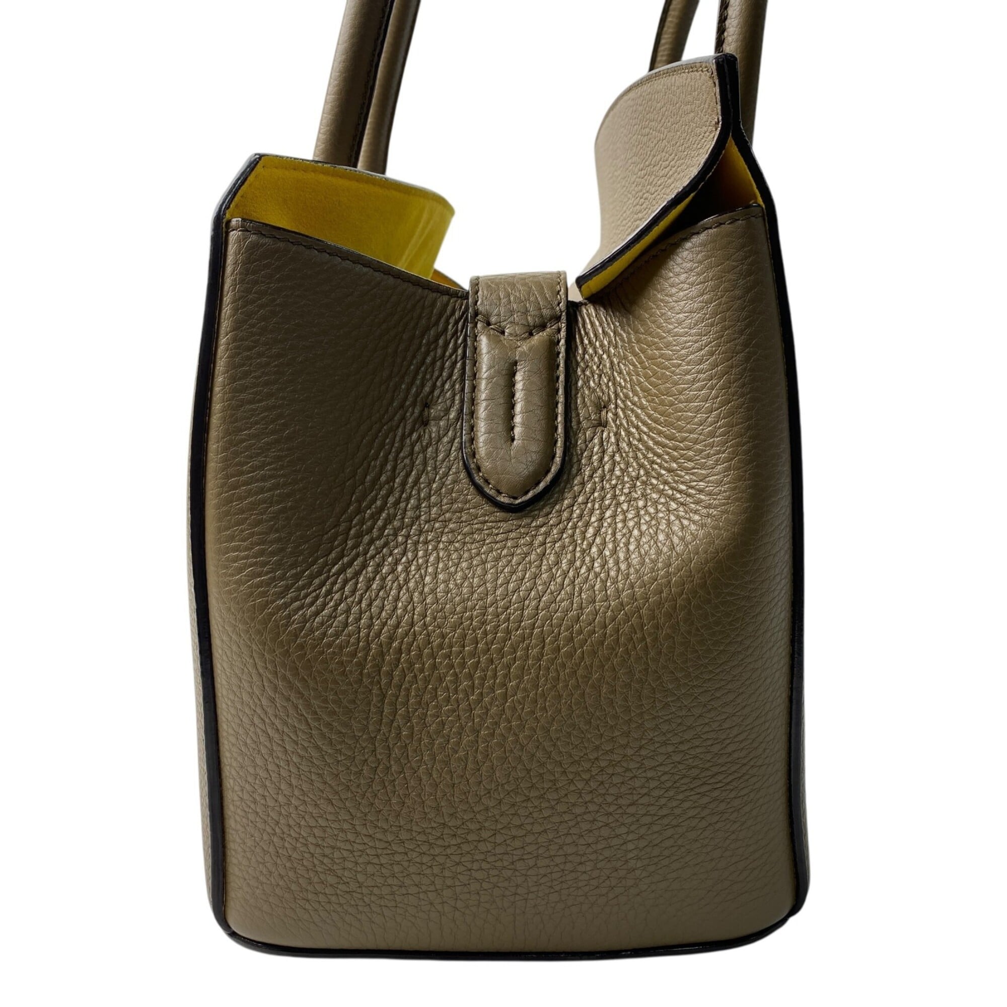 Bally Grayish Leather Handbag (Pre-Owned)