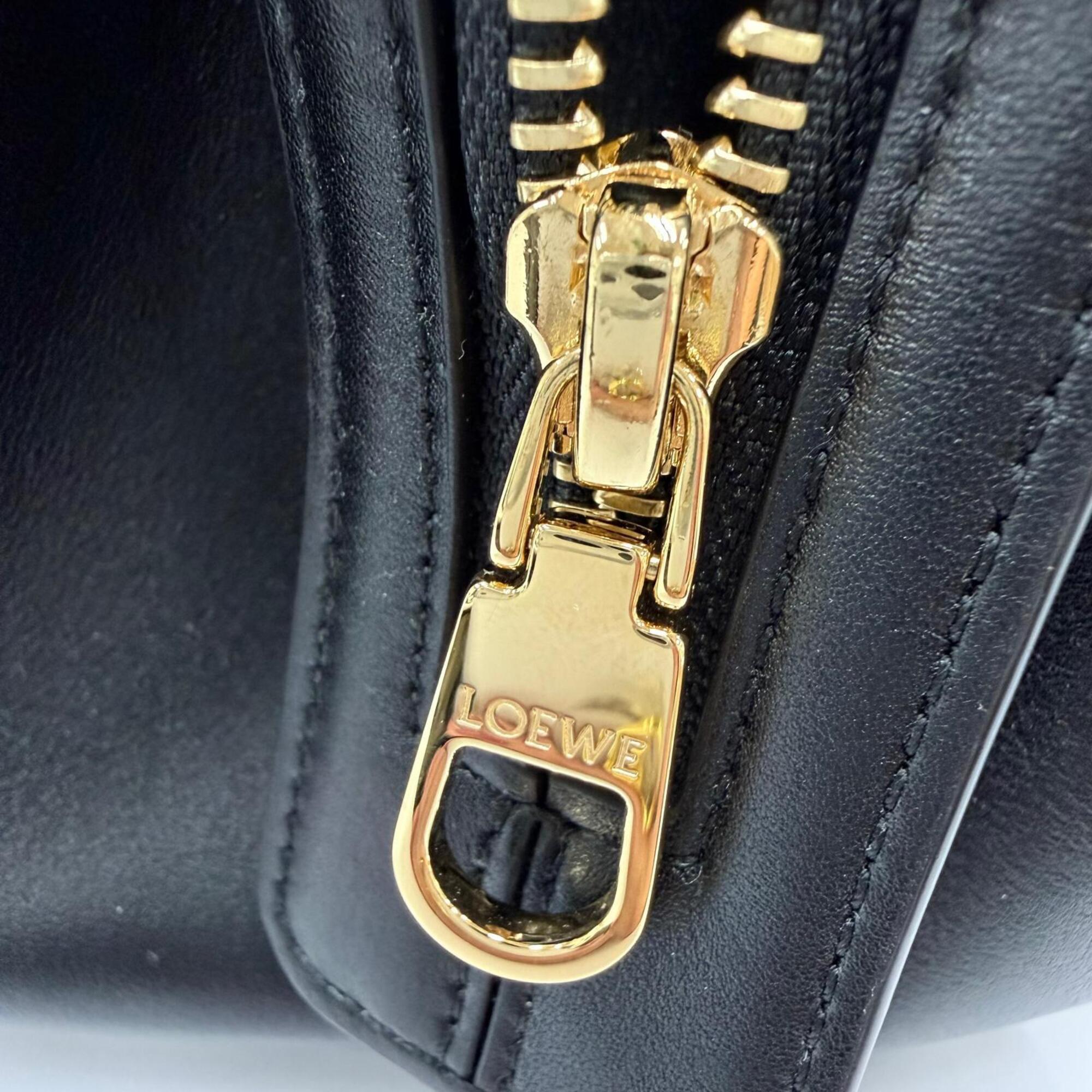 Loewe Black Leather Handbag (Pre-Owned)
