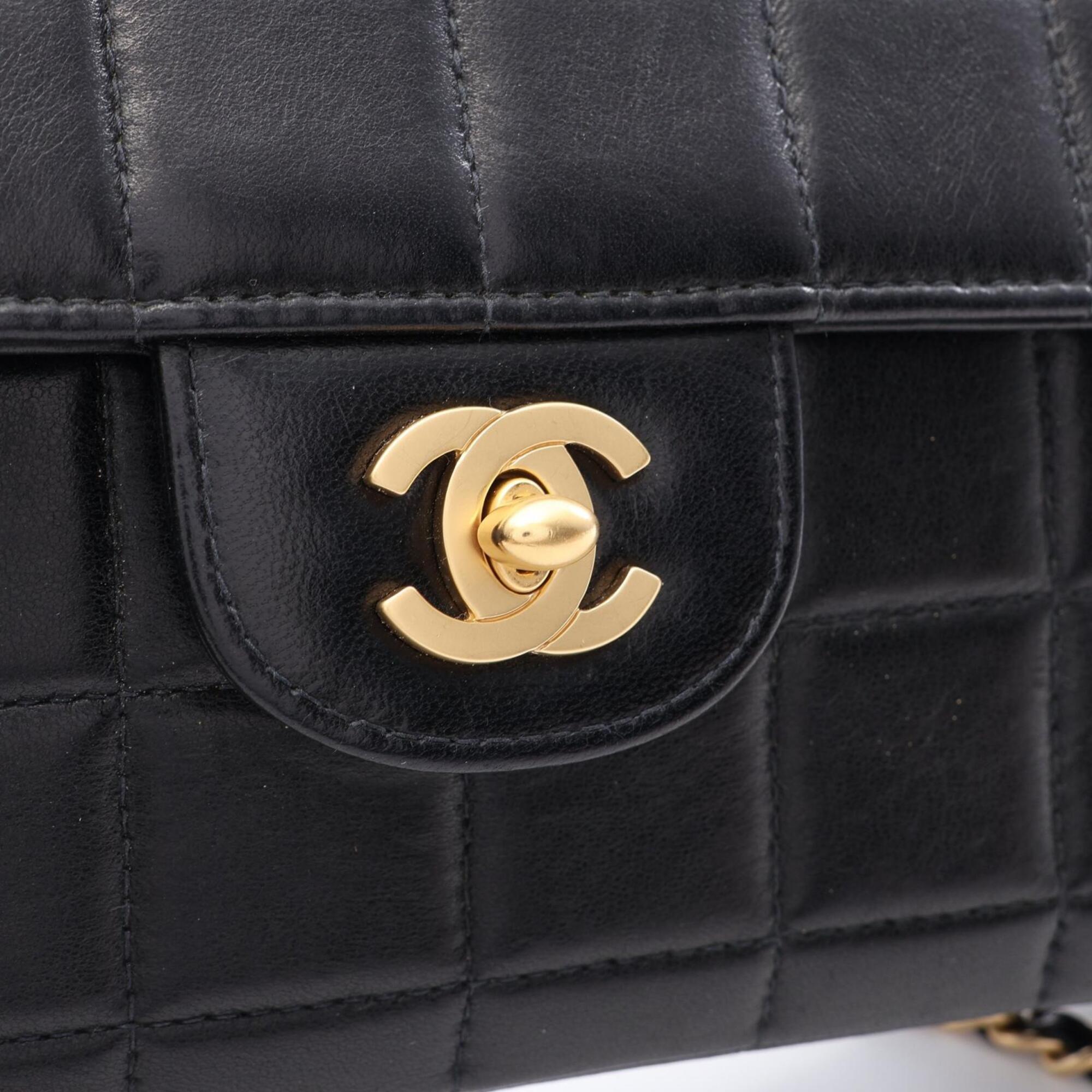 Chanel Black Leather Handbag Shoulder Bag (Pre-Owned)
