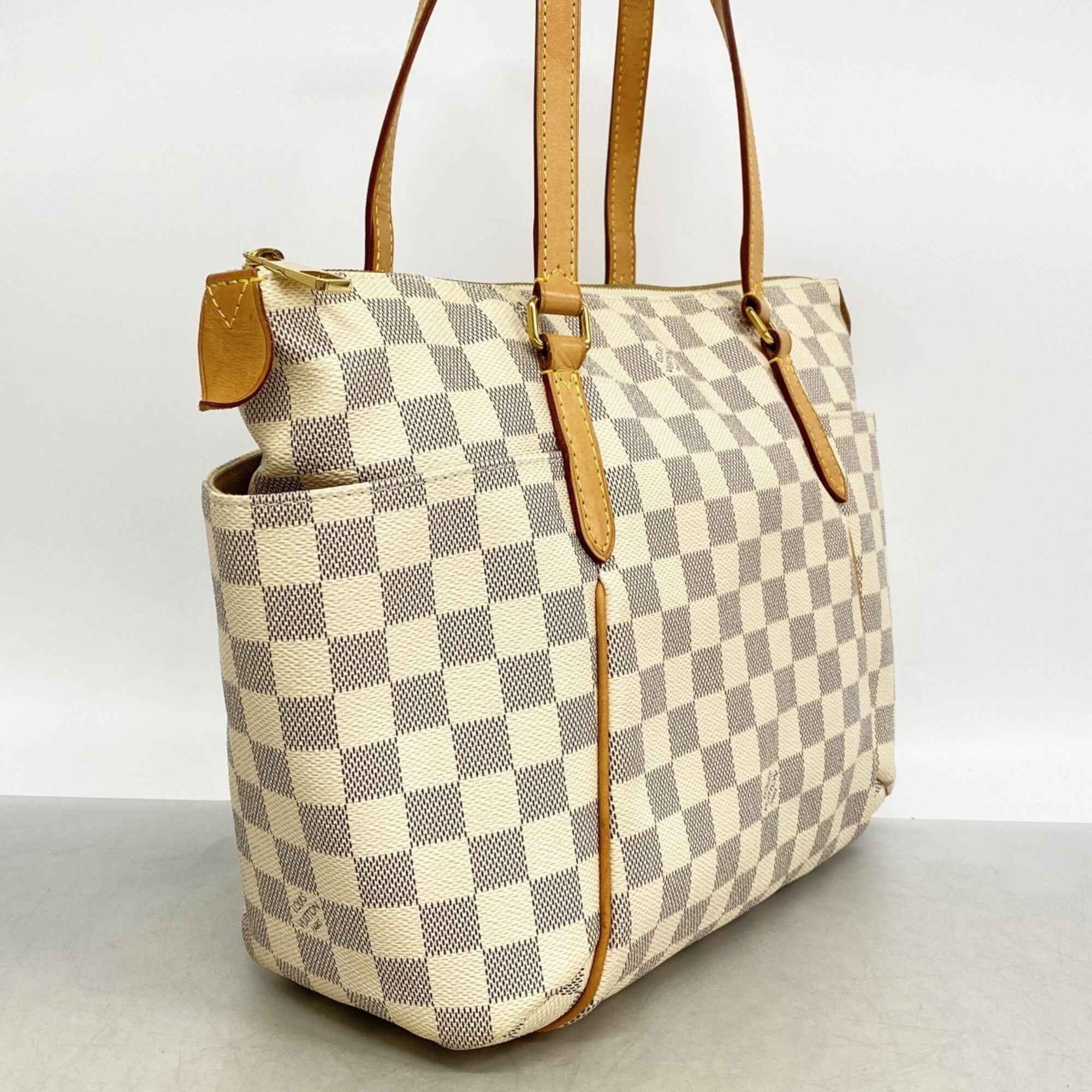Louis Vuitton White Tote Bag (Pre-Owned)
