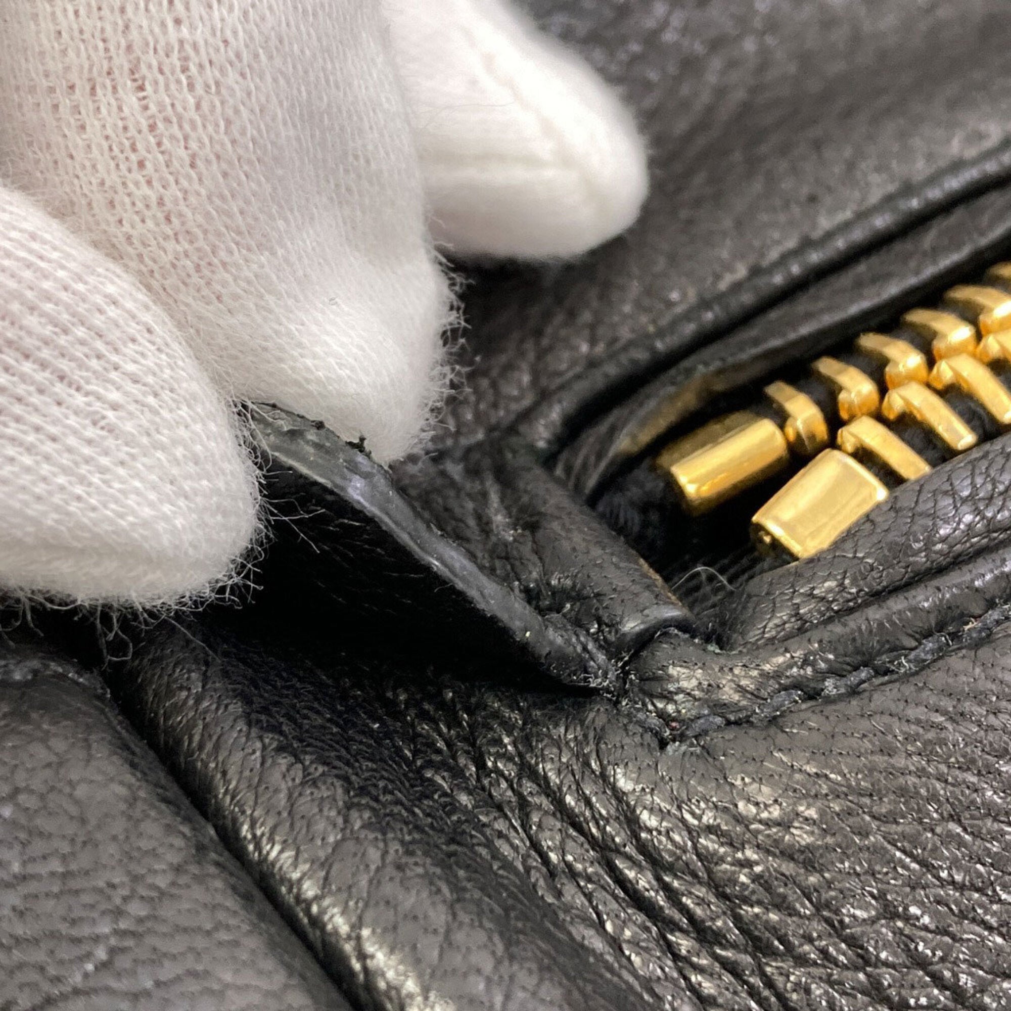 Prada Black Leather Shoulder Bag (Pre-Owned)