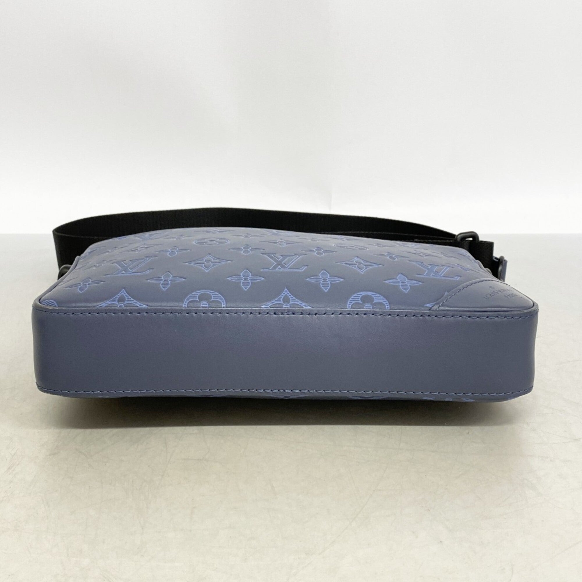 Louis Vuitton Navy Shoulder Bag (Pre-Owned)