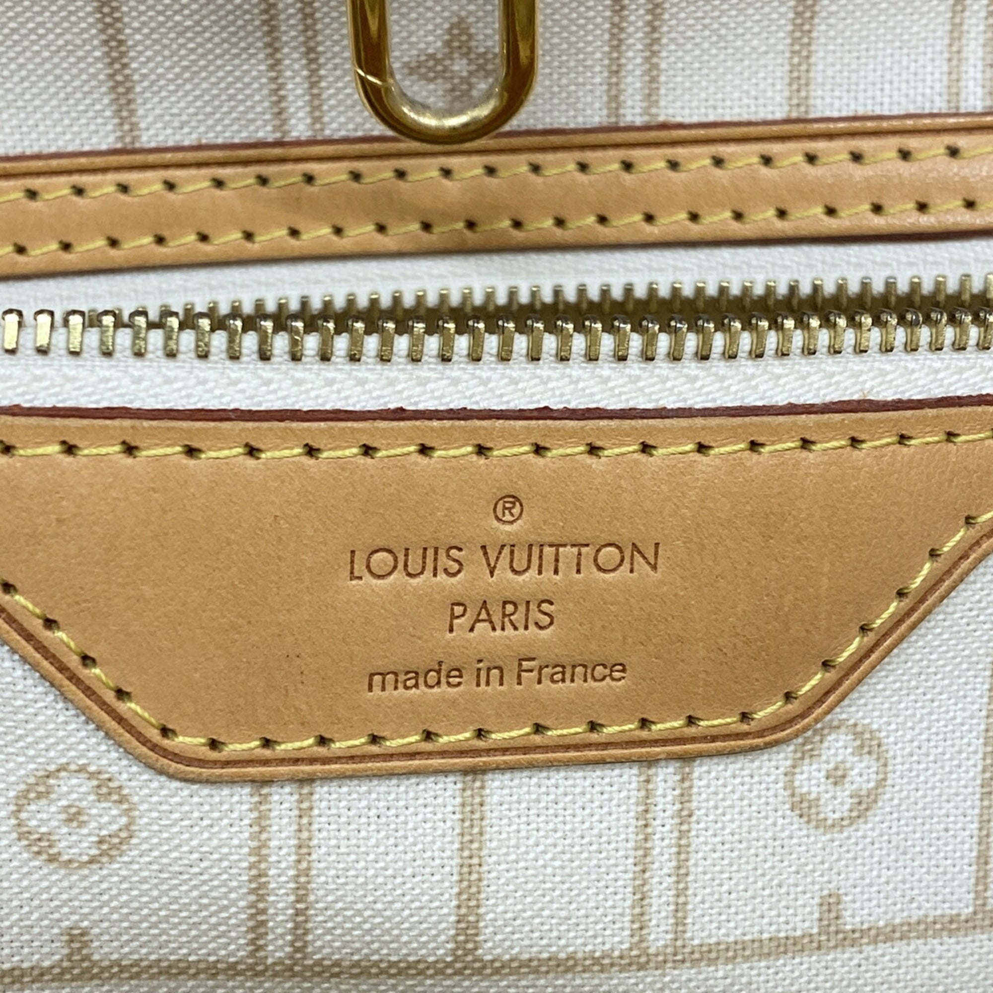 Louis Vuitton White Tote Bag (Pre-Owned)