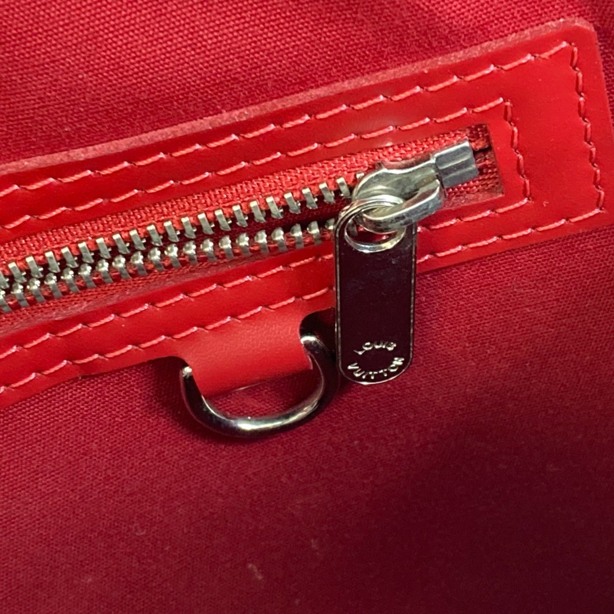 Louis Vuitton Red Leather Handbag (Pre-Owned)