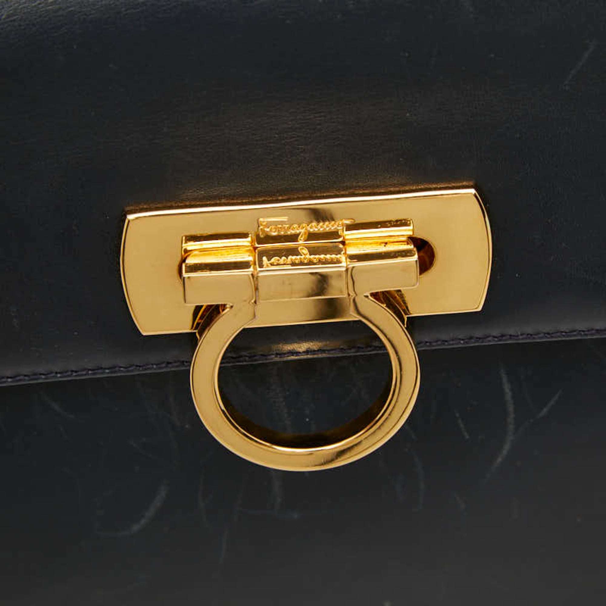 Salvatore Ferragamo Navy Leather Handbag Shoulder Bag (Pre-Owned)