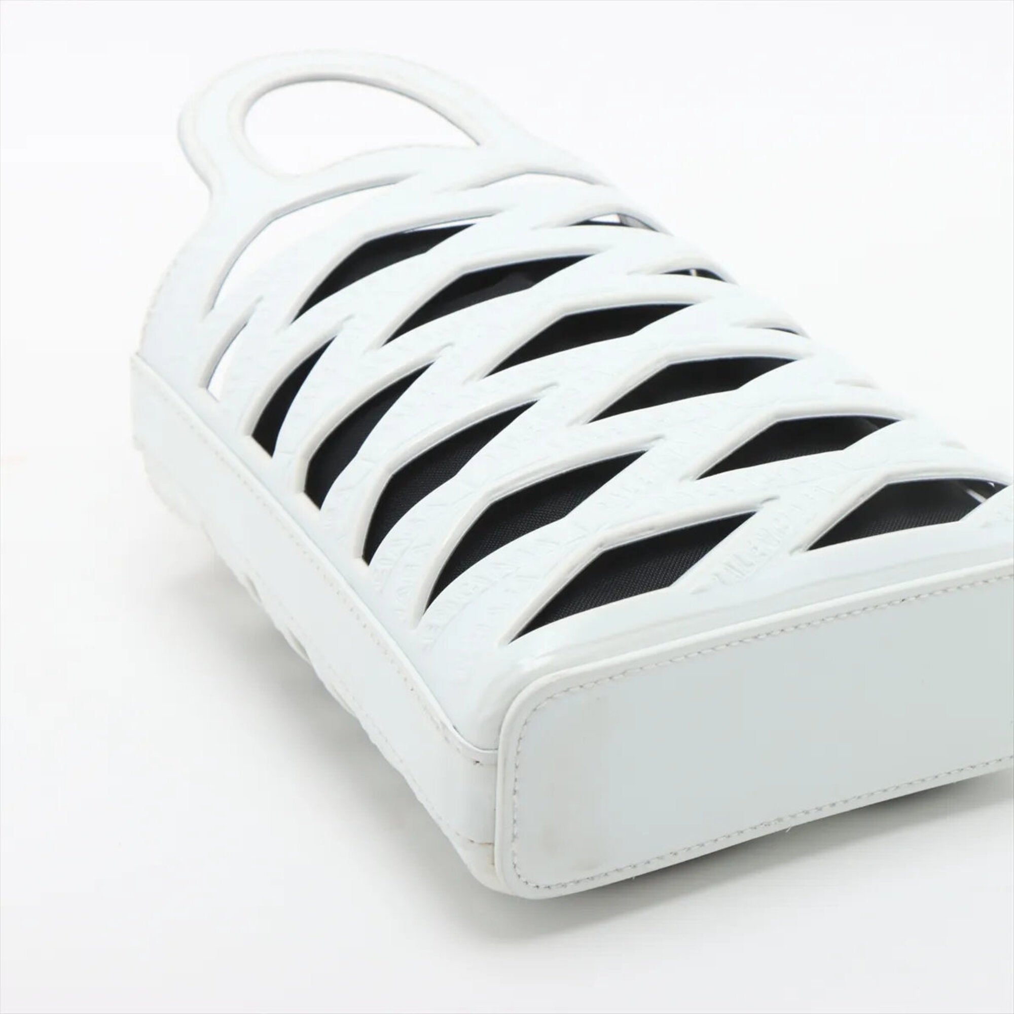 Balenciaga White Leather Basket Handbag Shoulder Bag (Pre-Owned)