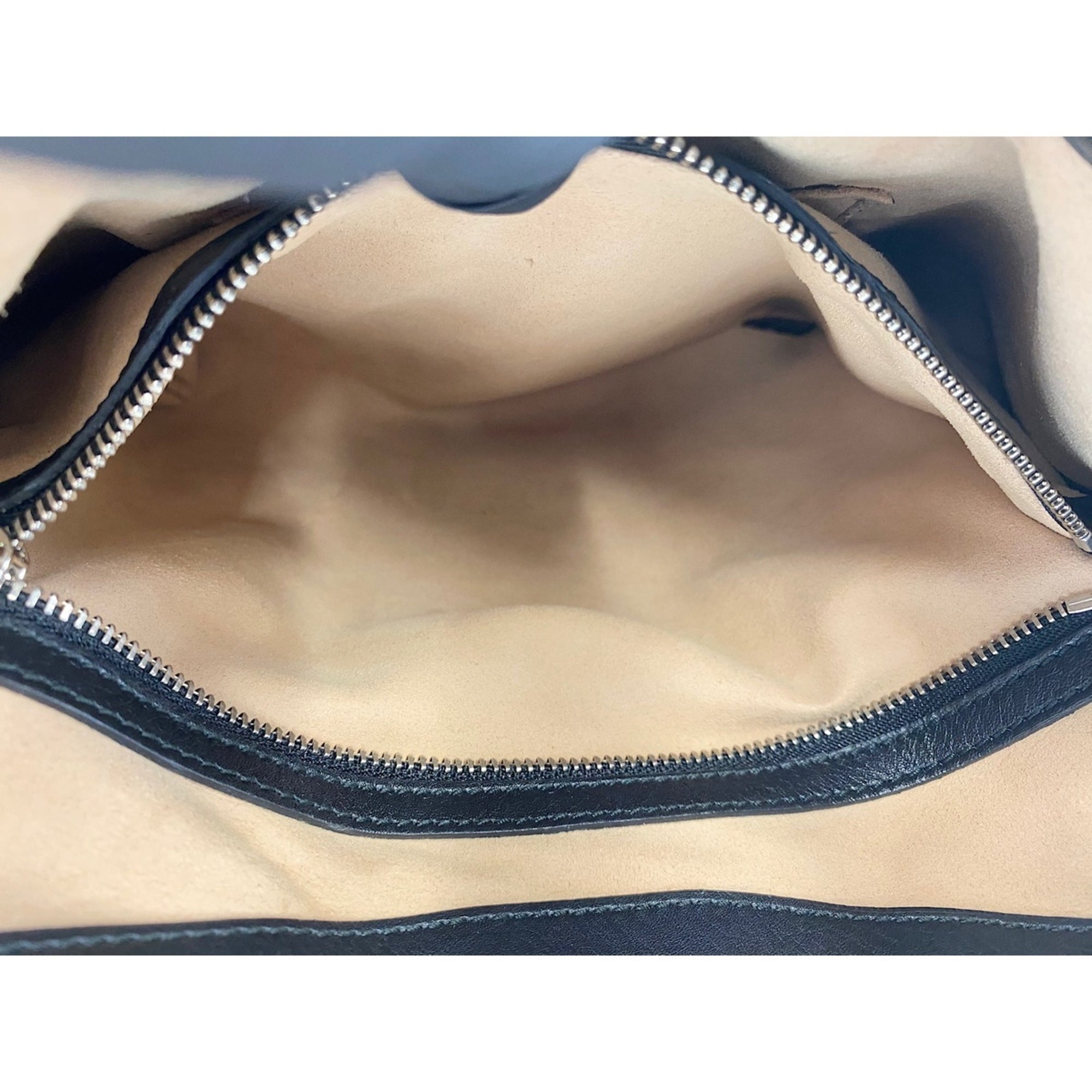 Gucci Black Leather Shoulder Bag (Pre-Owned)