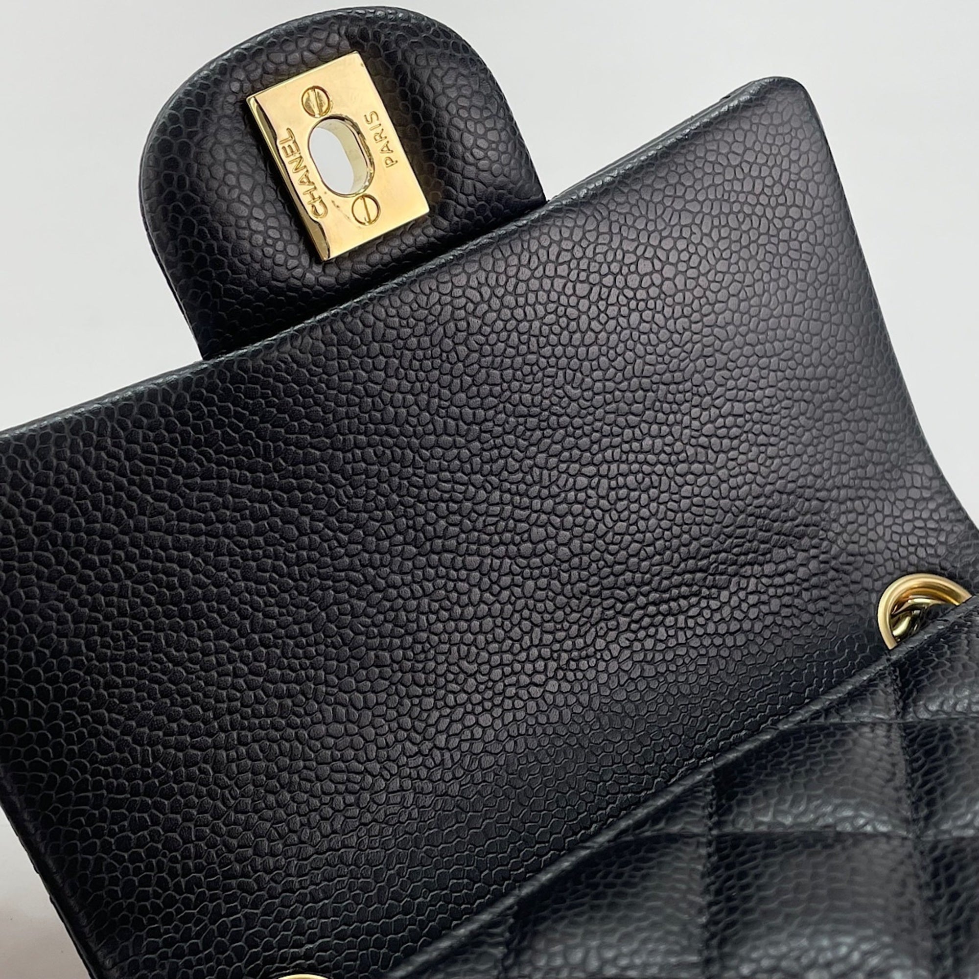 Chanel Black Shoulder Bag (Pre-Owned)