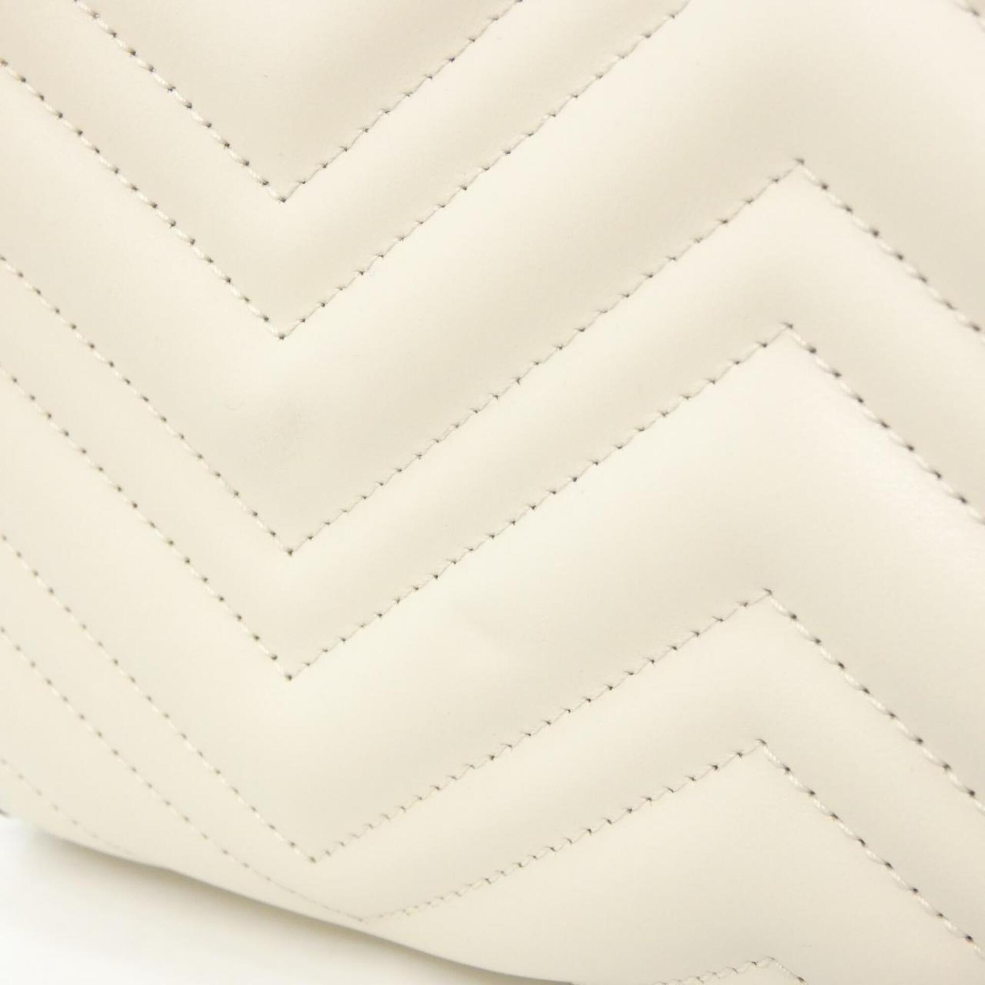 Gucci White Quilting Leather Shoulder Bag (Pre-Owned)