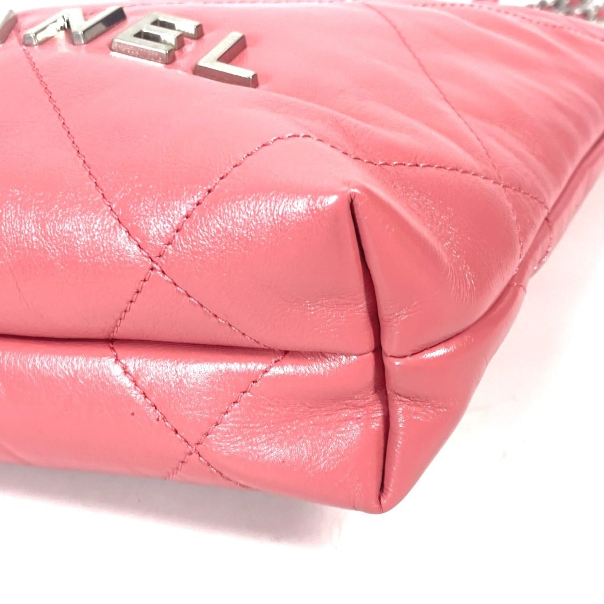 Chanel Pink Leather Handbag Shoulder Bag (Pre-Owned)