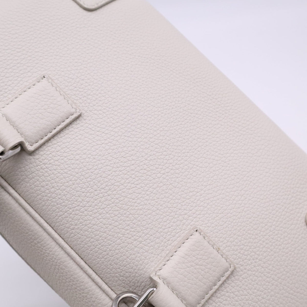 Loewe Amazona White Leather Handbag Shoulder Bag (Pre-Owned)