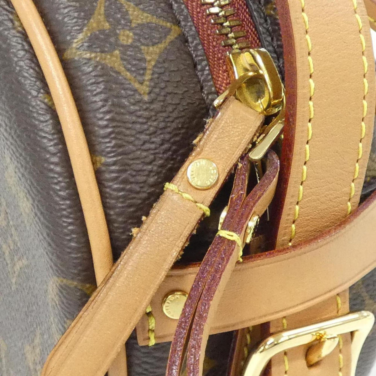 Louis Vuitton Marron Coated Canvas Shoulder Bag (Pre-Owned)