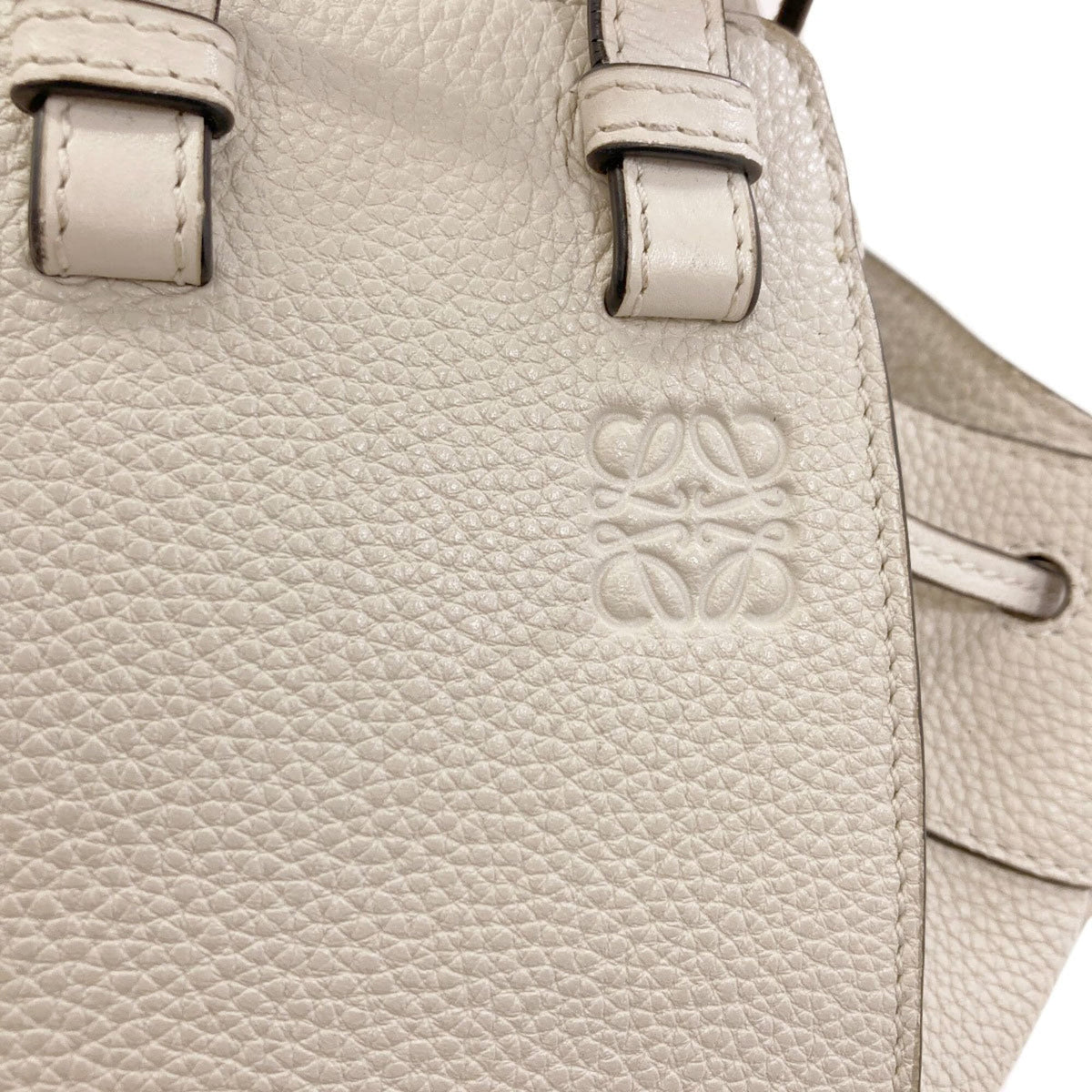 Loewe Hammock White Leather Handbag (Pre-Owned)