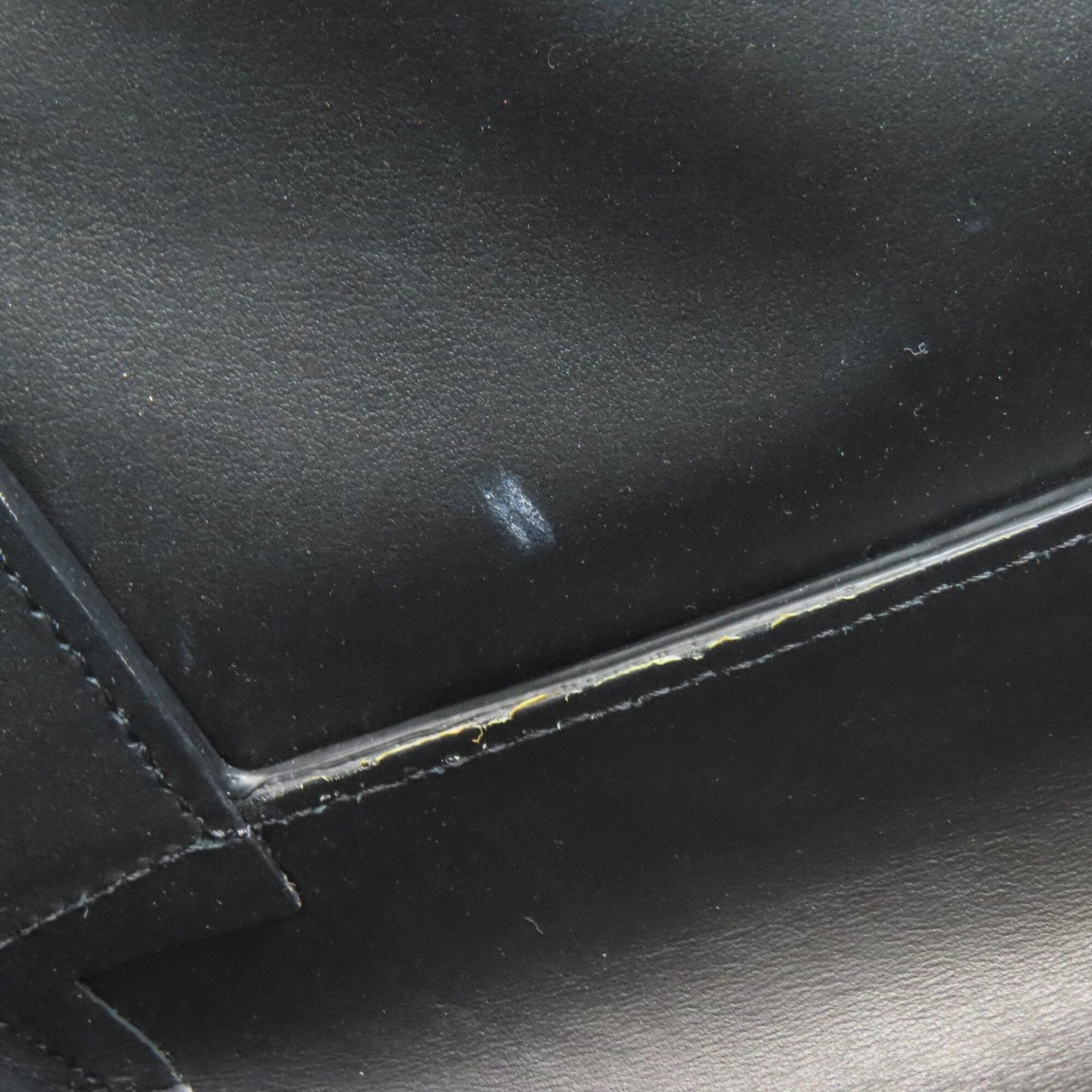 Salvatore Ferragamo Black Leather Shoulder Bag (Pre-Owned)