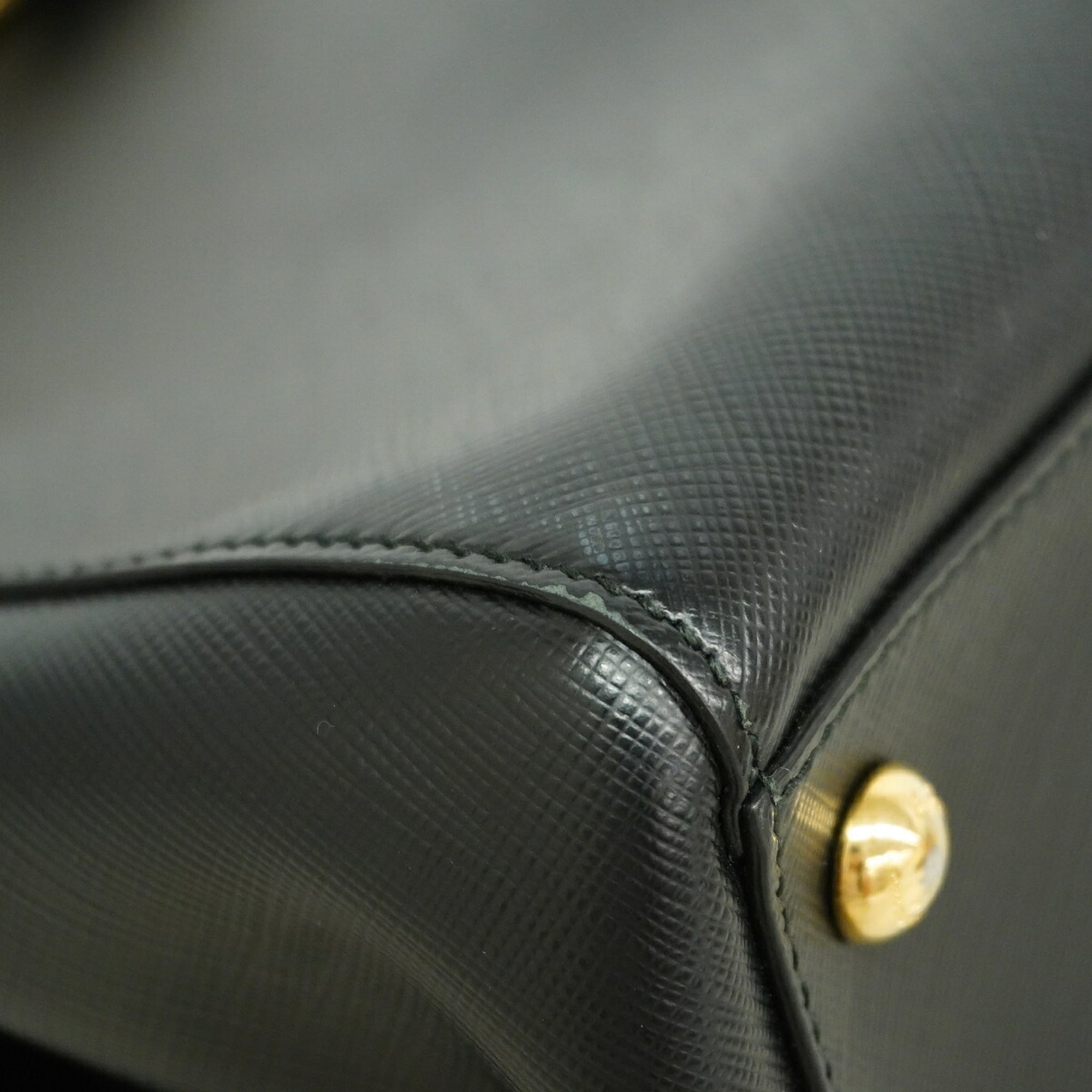 Salvatore Ferragamo Black Leather Tote Bag (Pre-Owned)