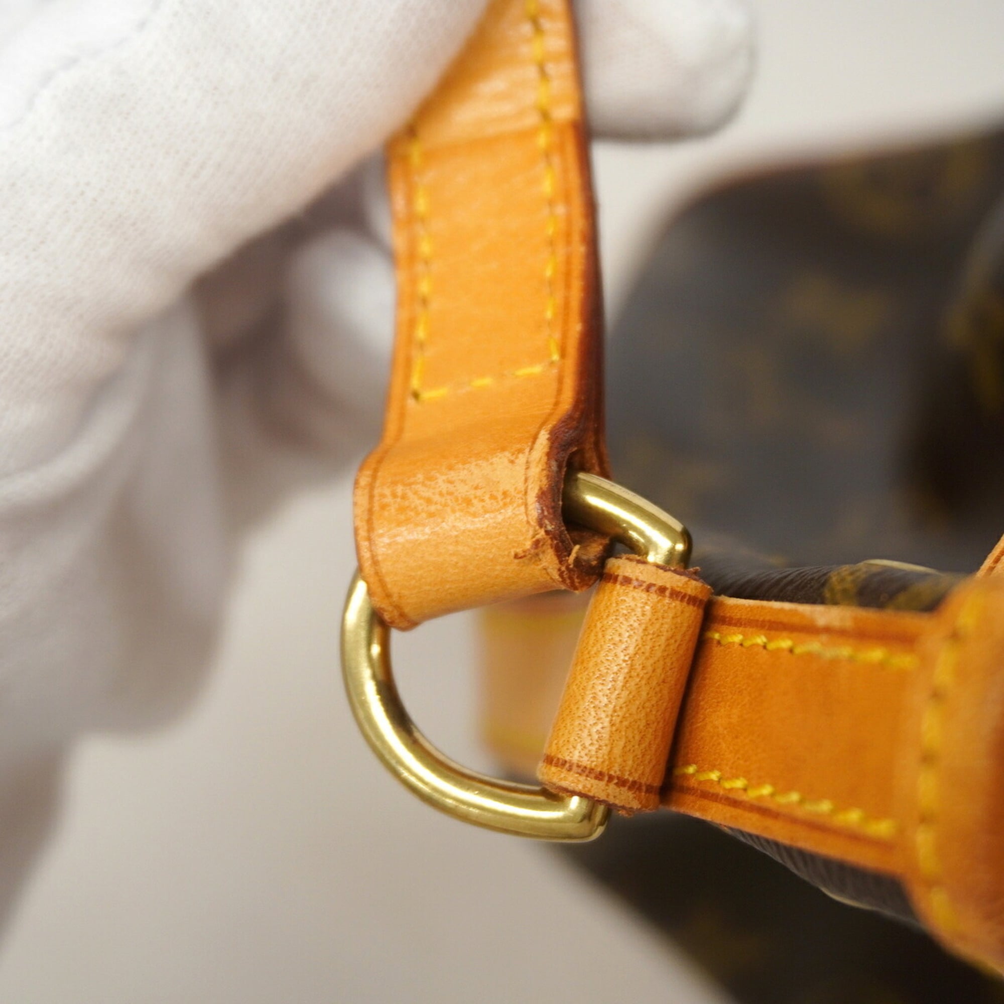 Louis Vuitton Brown Handbag (Pre-Owned)
