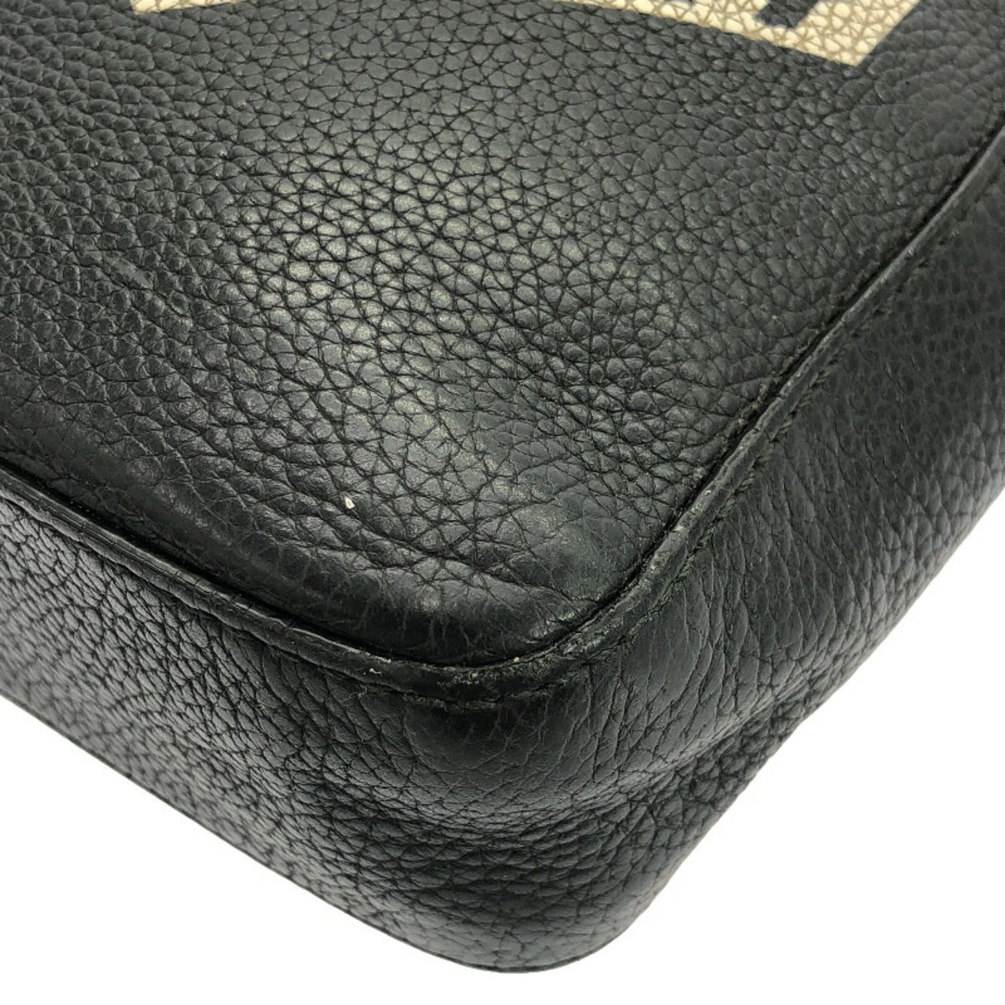 Burberry Black Shoulder Bag (Pre-Owned)