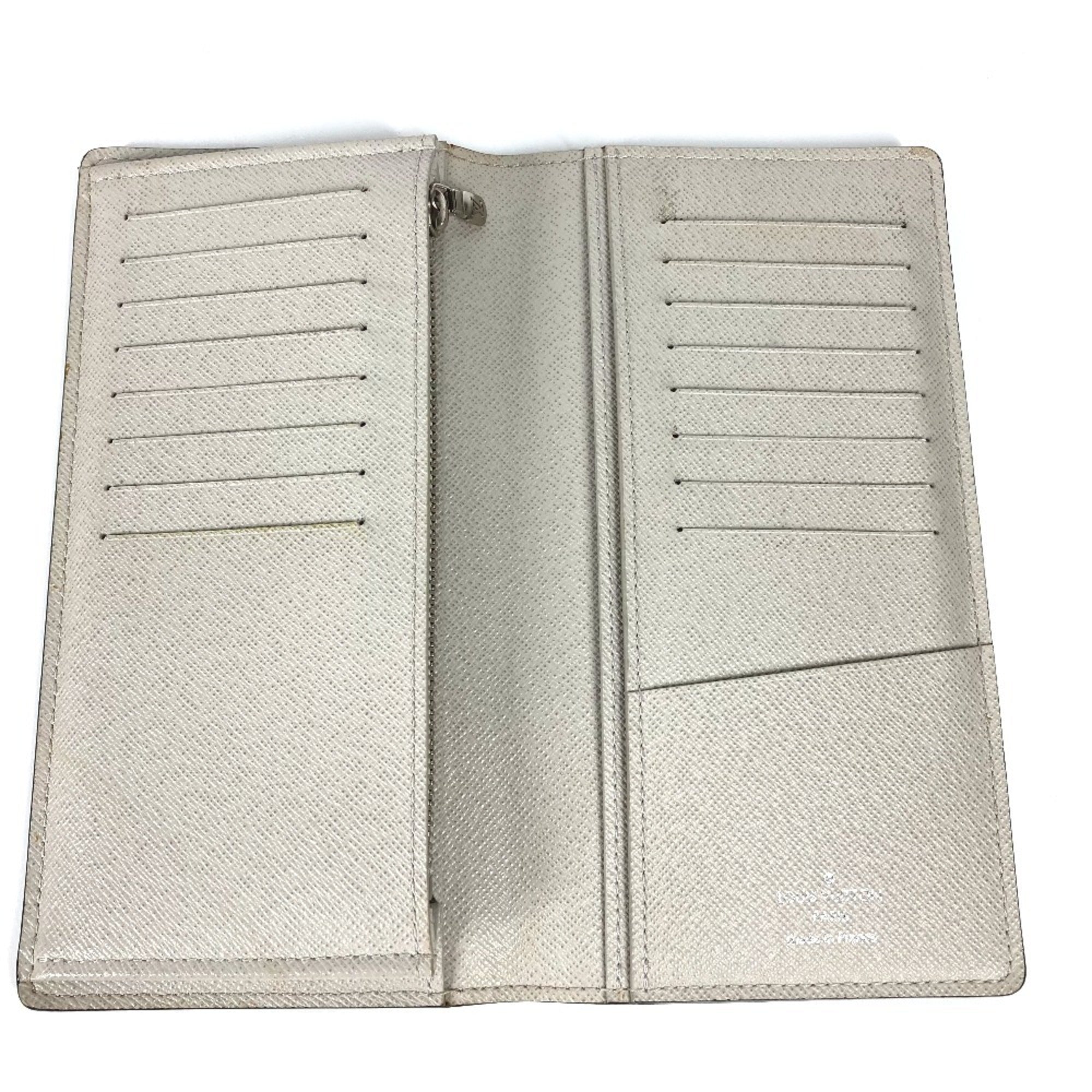 Louis Vuitton Taiga Beige Taiga Leather Long Wallet (Bi-Fold) (Pre-Owned)