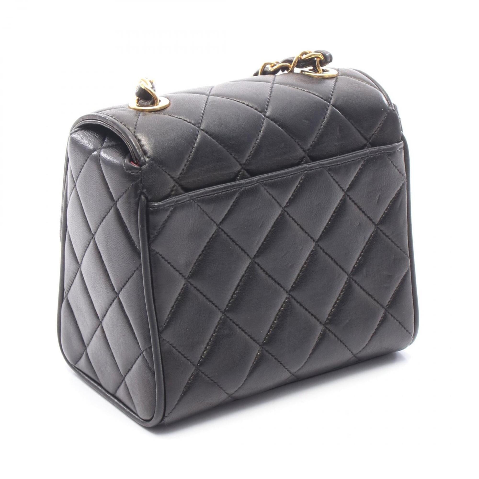 Chanel Black Leather Shoulder Bag (Pre-Owned)