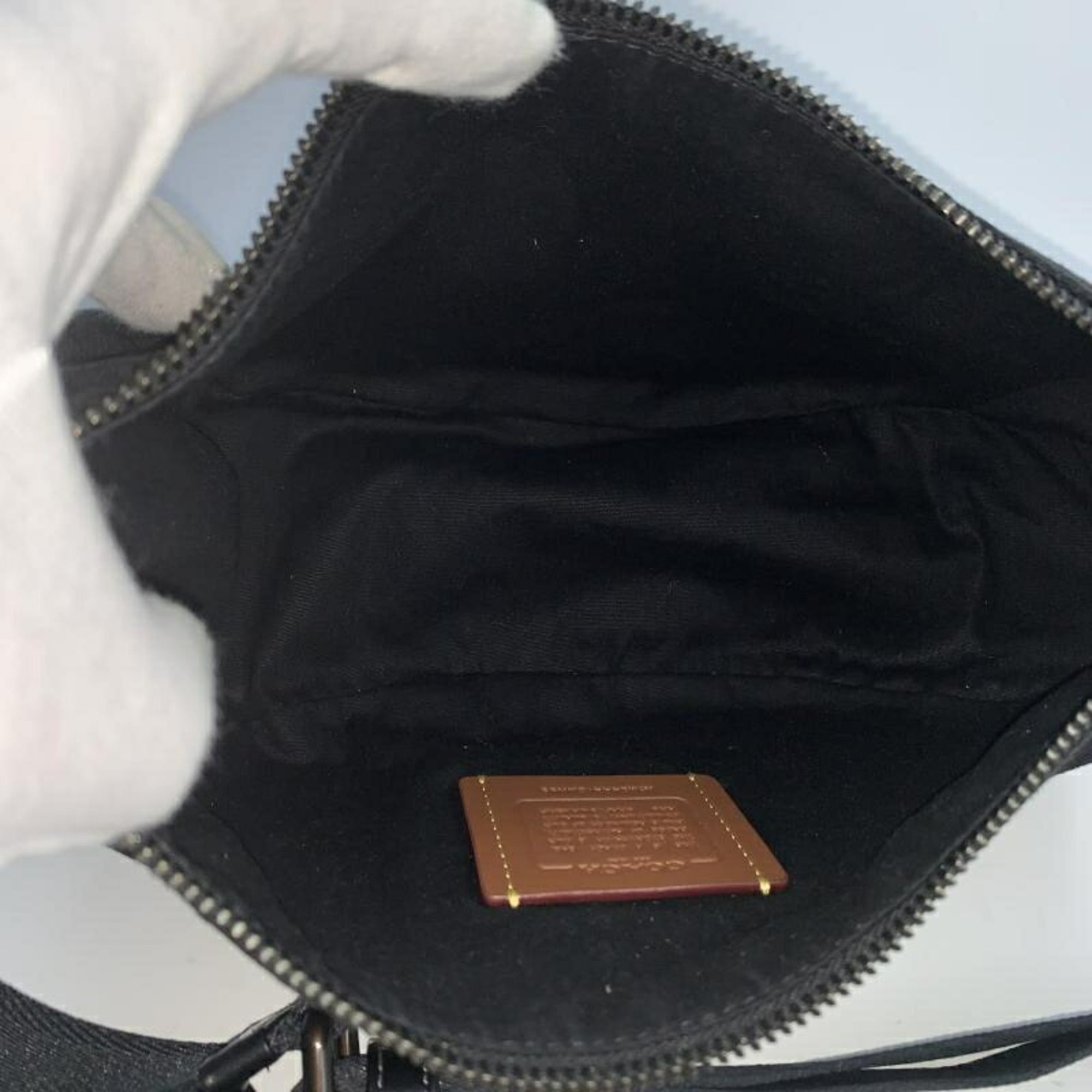 Coach Black Shoulder Bag (Pre-Owned)