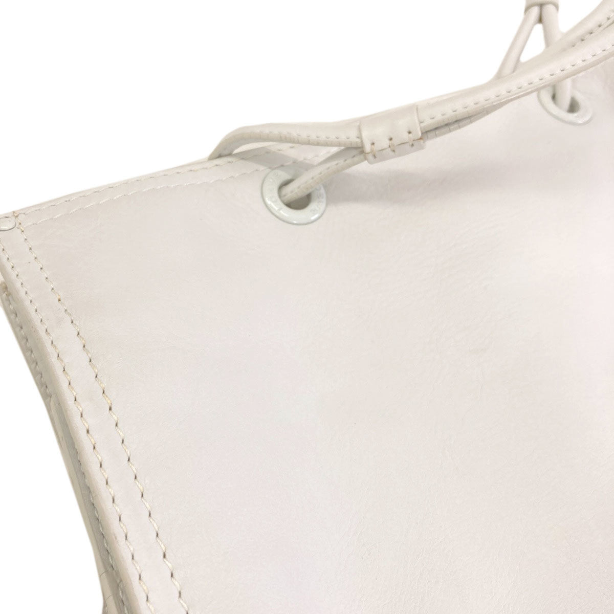 Loewe White Leather Tote Bag (Pre-Owned)