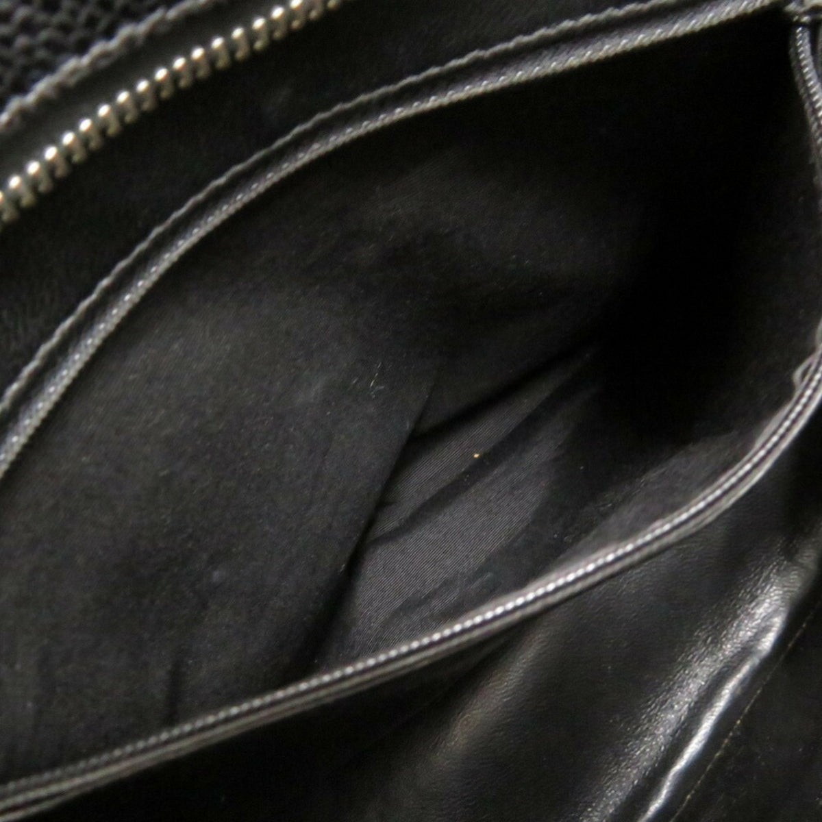 Chanel Black Grained Calfskin Tote Bag (Pre-Owned)