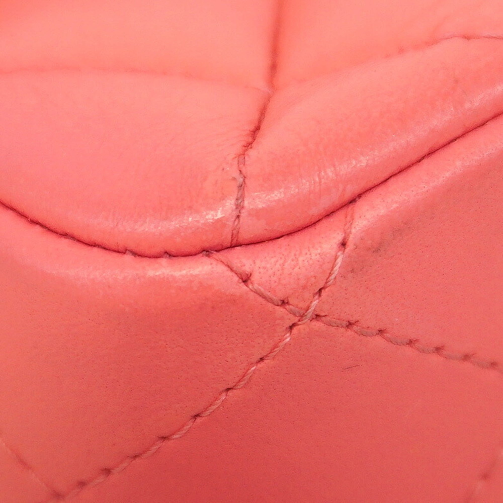 Chanel Pink Leather Shoulder Bag (Pre-Owned)