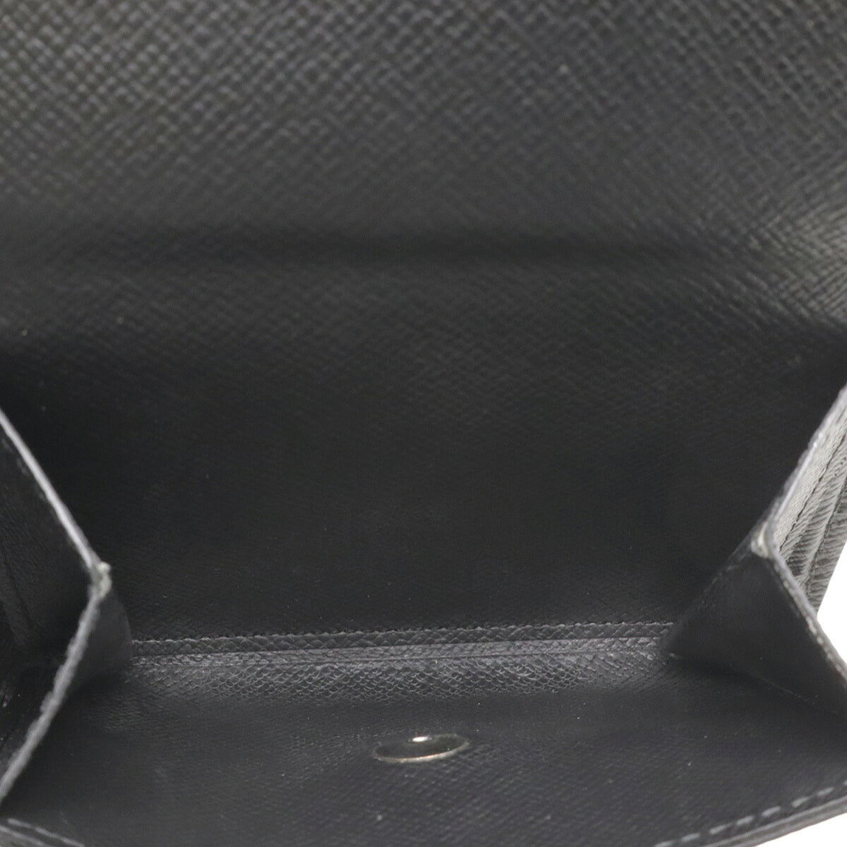 Louis Vuitton Black Noir Taiga Leather Wallet (Bi-Fold) (Pre-Owned)