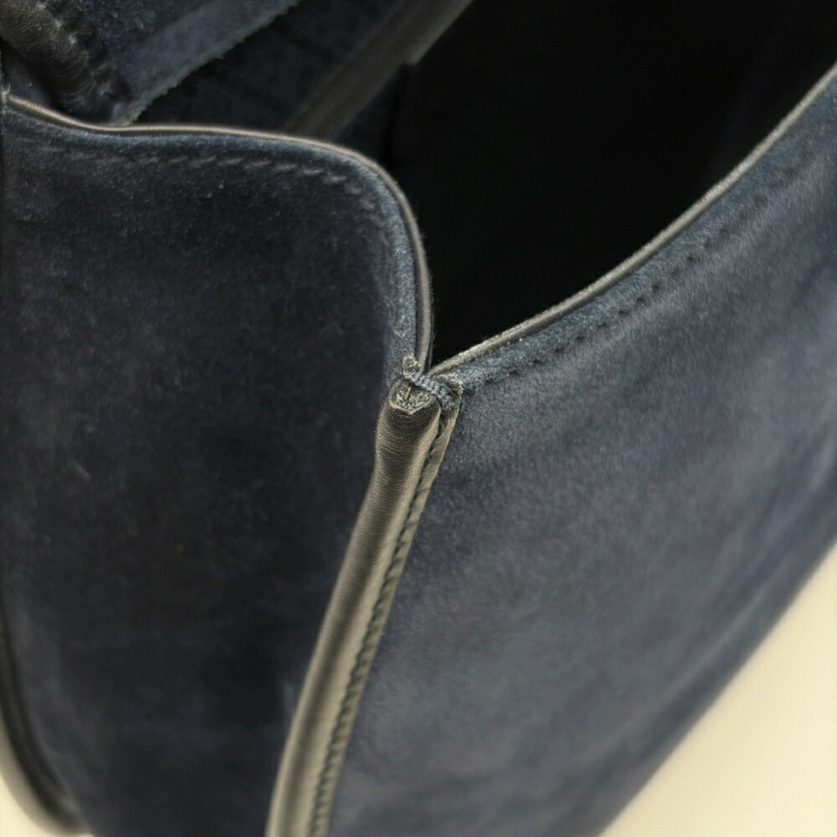 Gucci Navy Suede Leather Shoulder Bag Sling Bag (Pre-Owned)