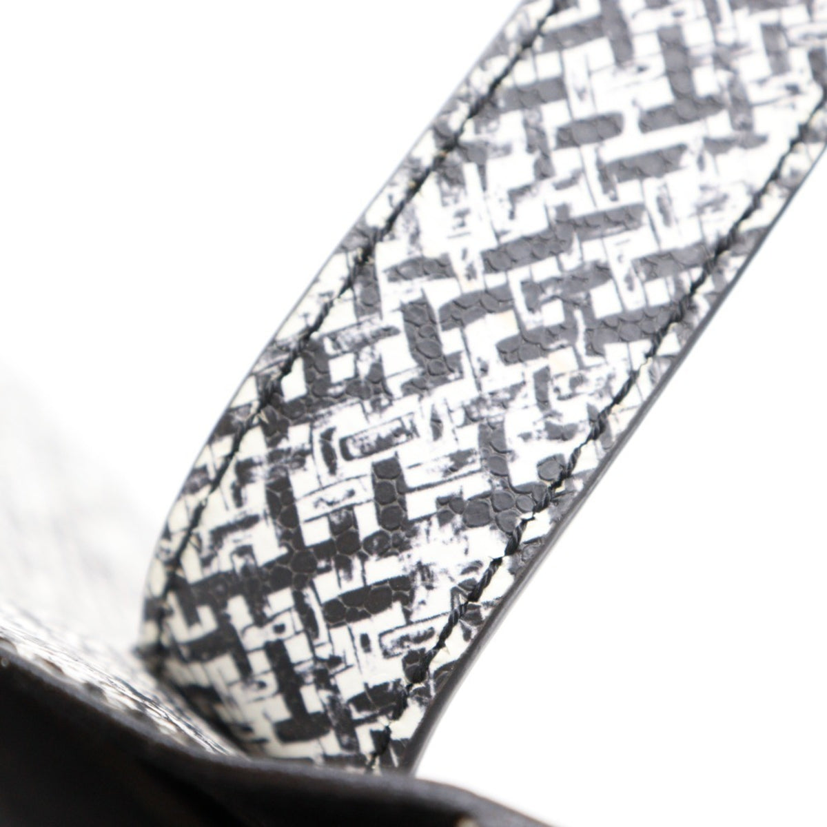 Tod's Black White Pvc Leather Tote Bag (Pre-Owned)