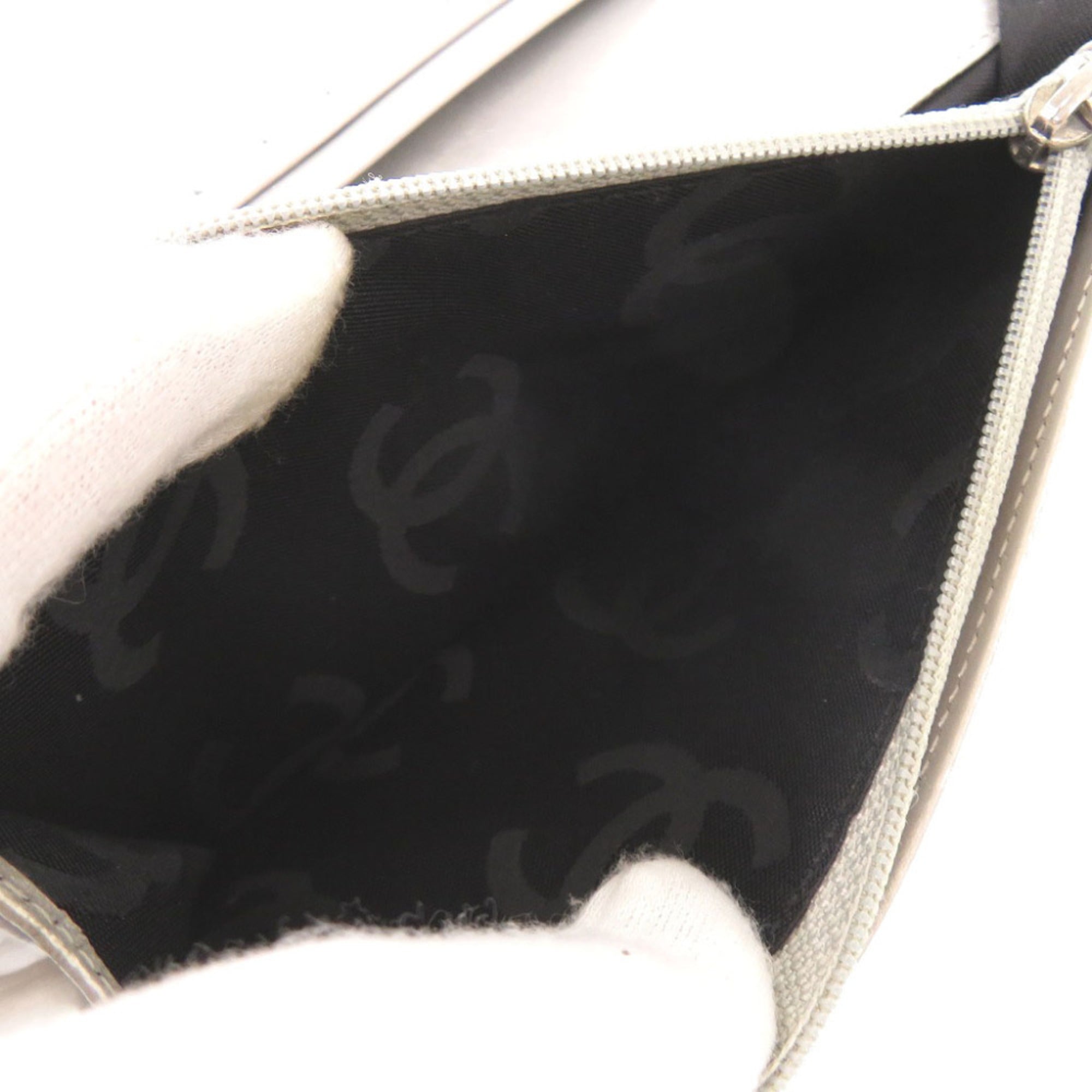 Chanel Silver Leather Long Wallet (Bi-Fold) (Pre-Owned)