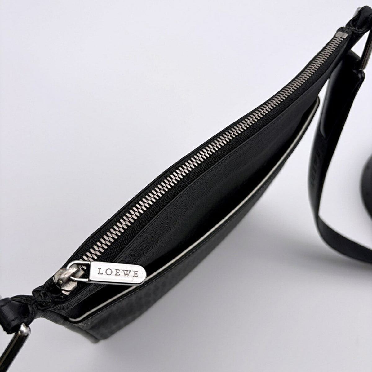 Loewe Black Pvc Leather Shoulder Bag (Pre-Owned)