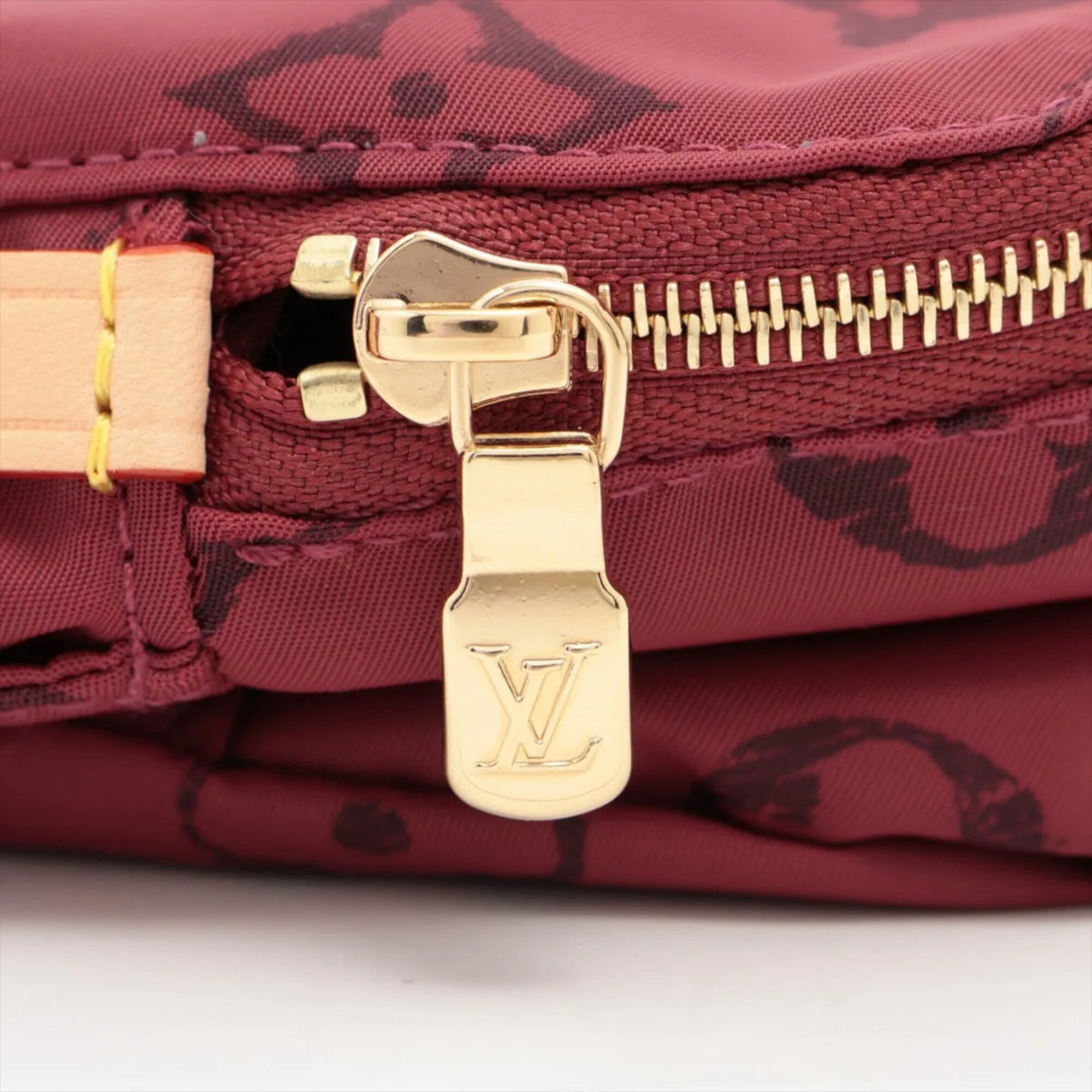 Louis Vuitton Monogram Red Color Nylon Leather Handbag Pouch (Pre-Owned)