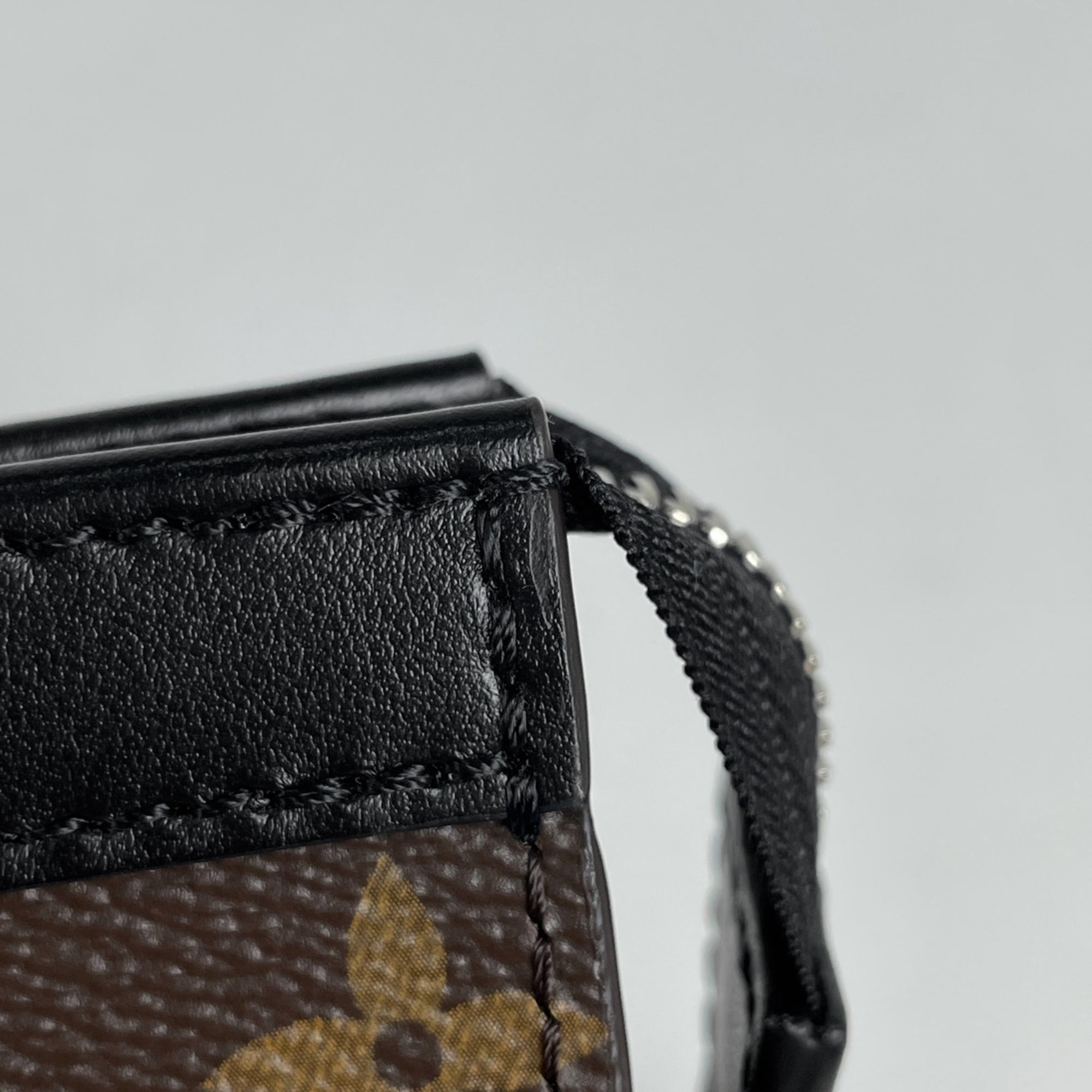 Louis Vuitton Brown Monogram Pouch Shoulder Bag (Pre-Owned)