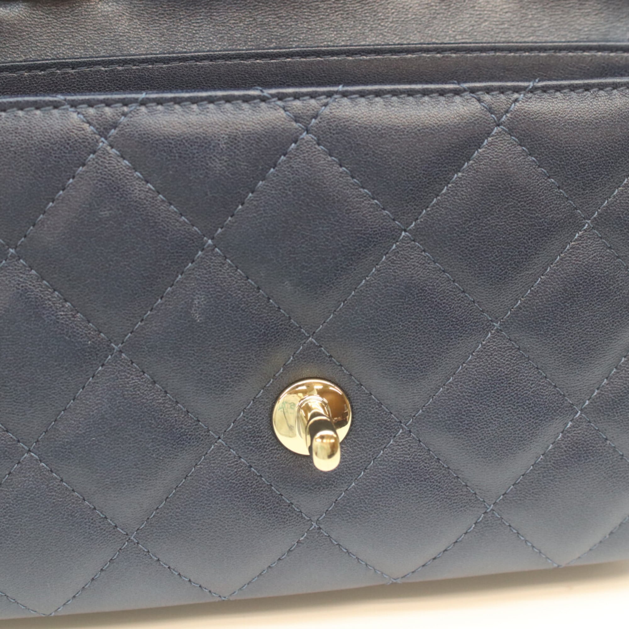 Chanel Navy Leather Shoulder Bag (Pre-Owned)