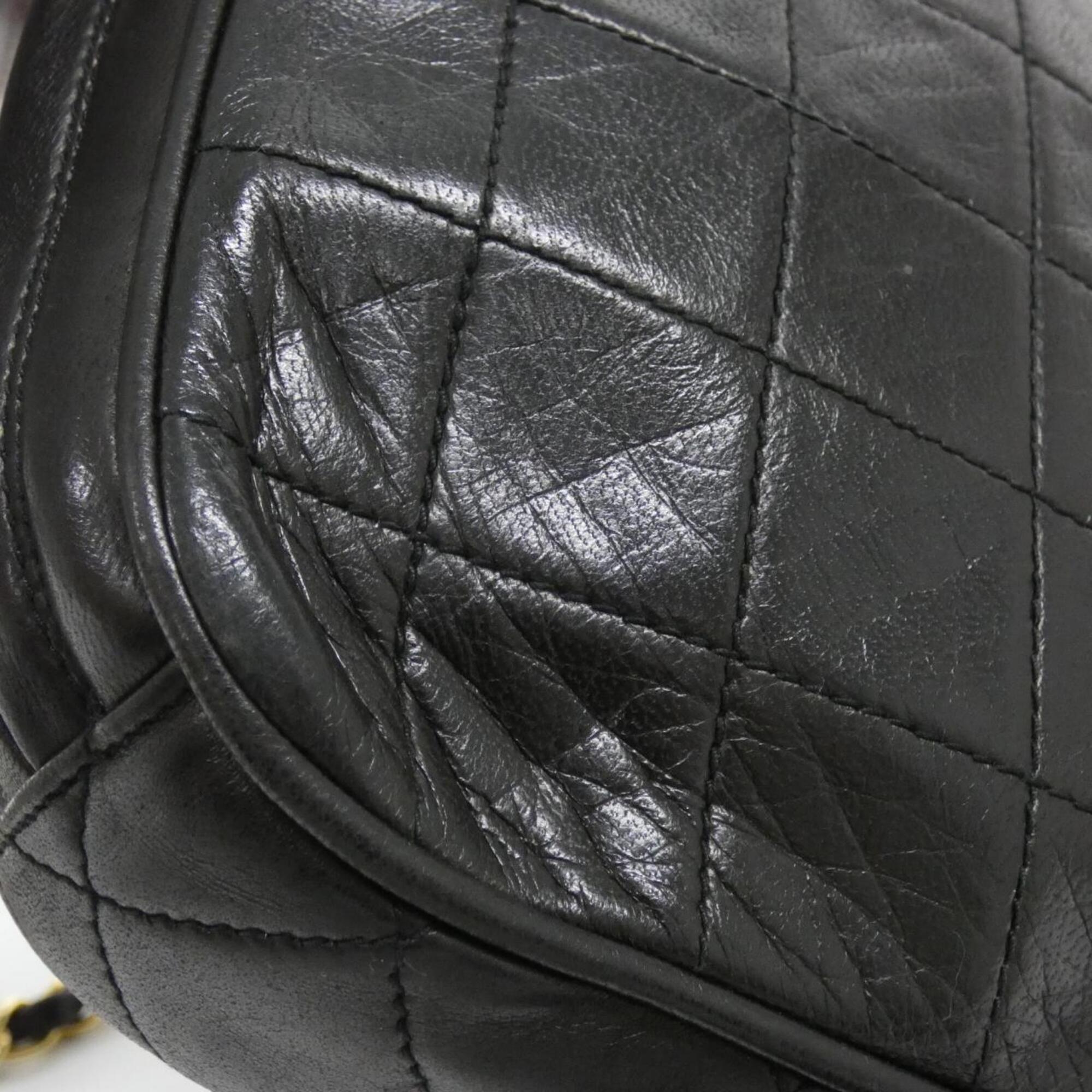 Chanel Black Leather Shoulder Bag (Pre-Owned)