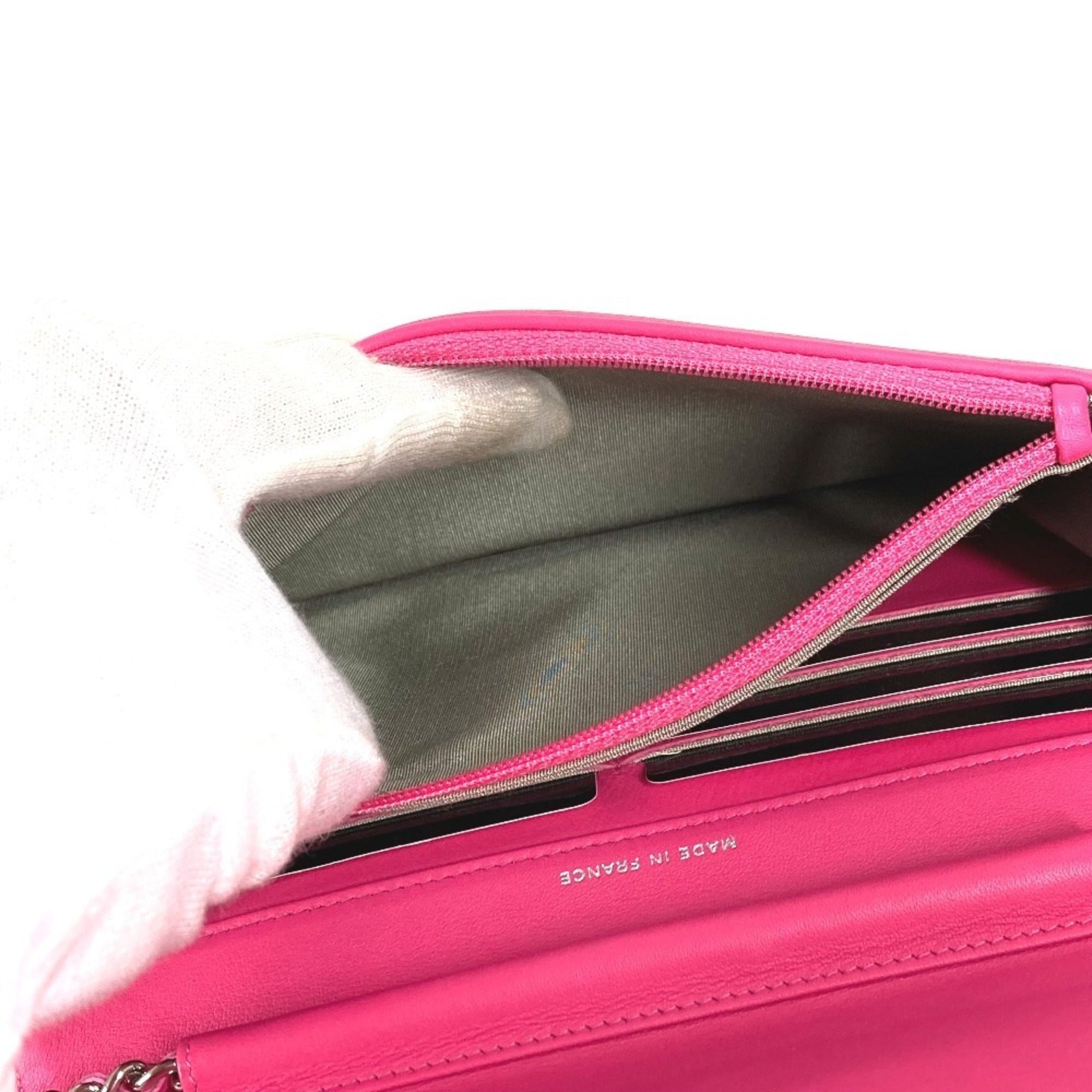 Chanel Pink Patent Leather Chain/Shoulder Wallet (Pre-Owned)