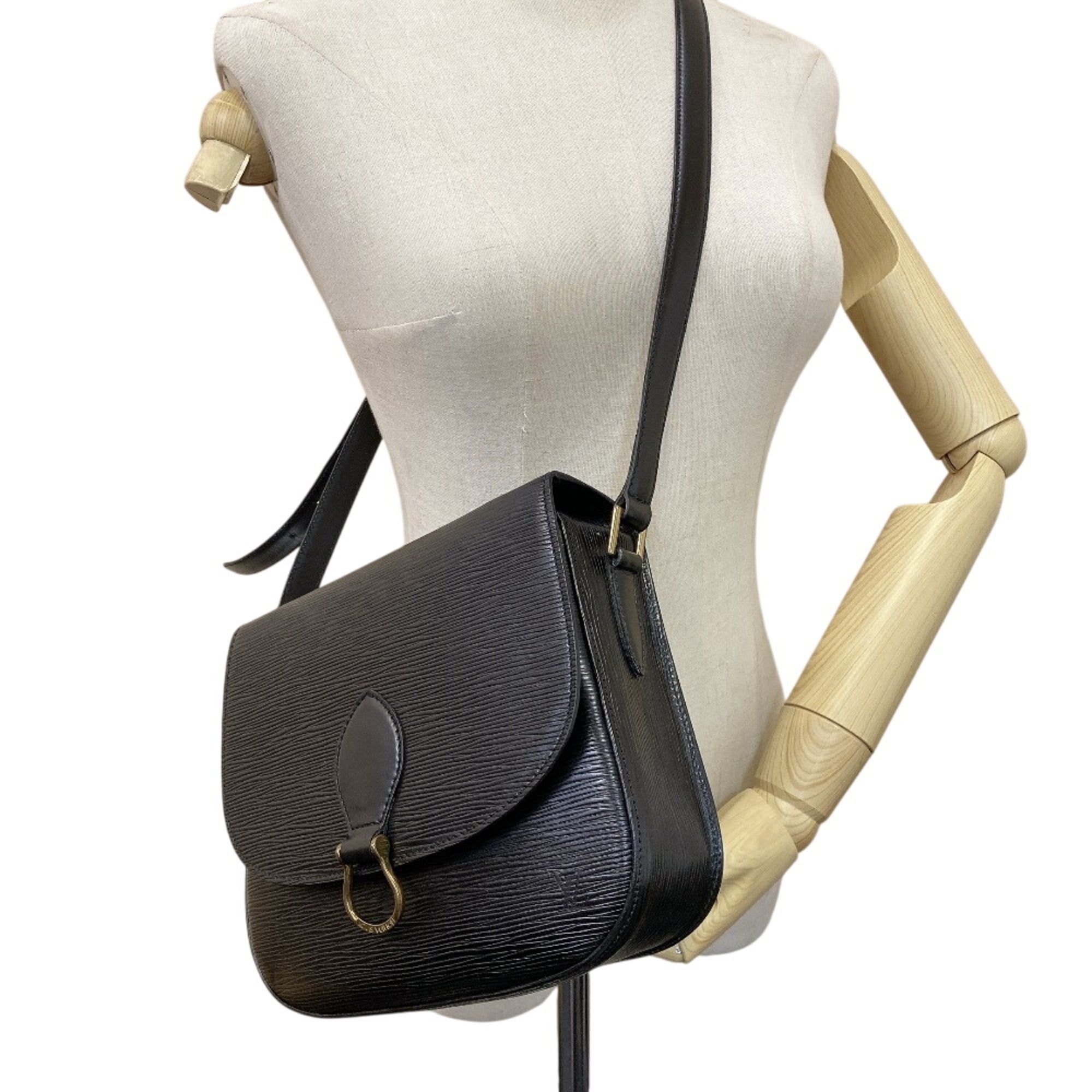 Louis Vuitton Black Noir Epi Leather Shoulder Bag (Pre-Owned)