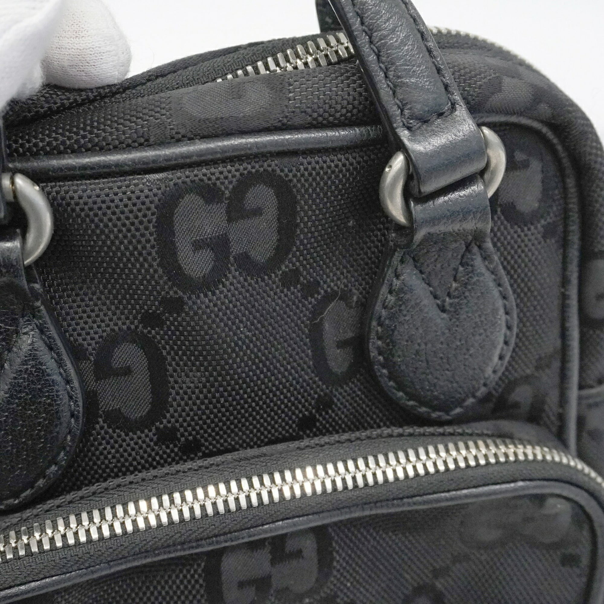 Gucci Black Nylon Handbag (Pre-Owned)