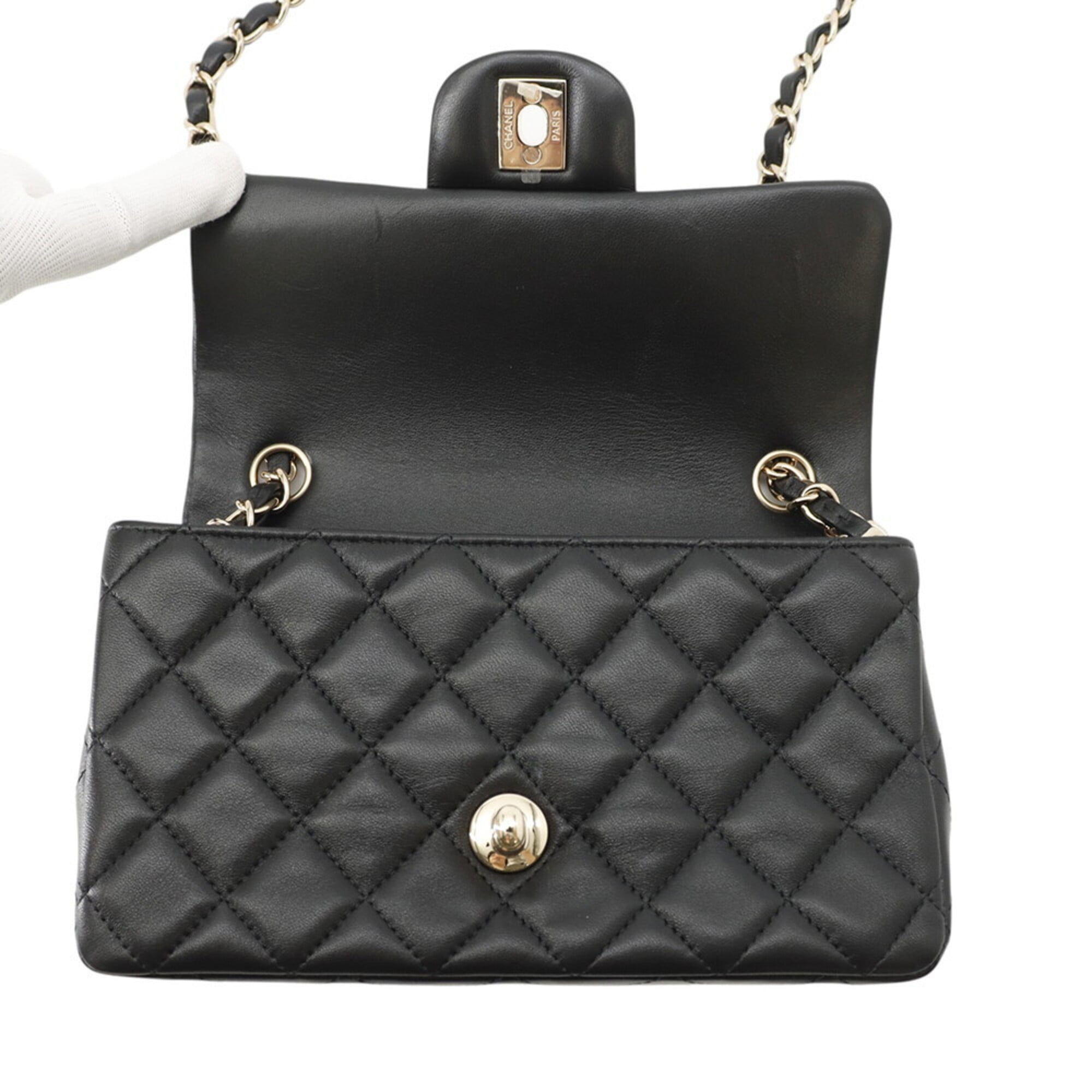 Chanel Matelasse Black Leather Handbag Shoulder Bag (Pre-Owned)