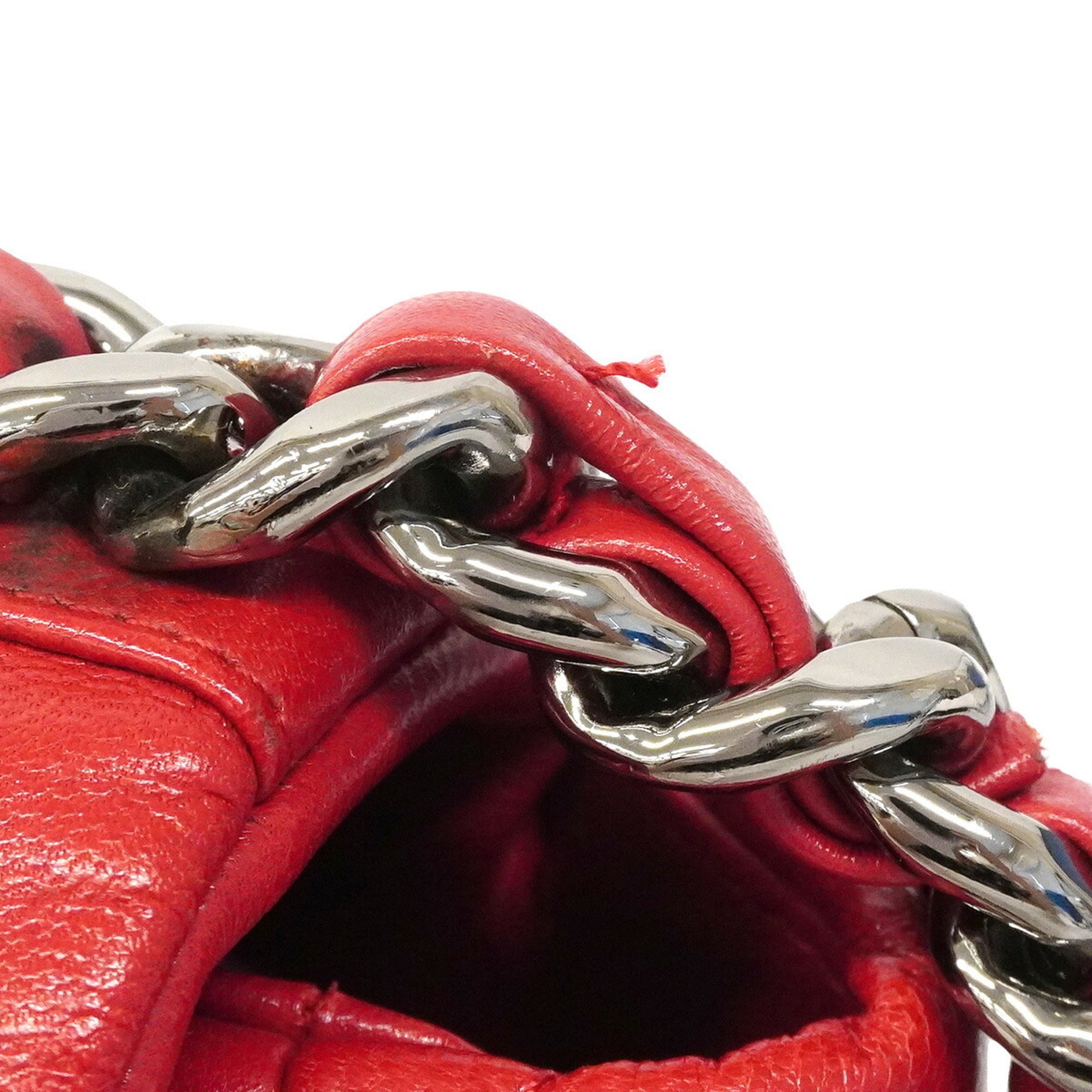 Chanel Red Color Leather Handbag (Pre-Owned)