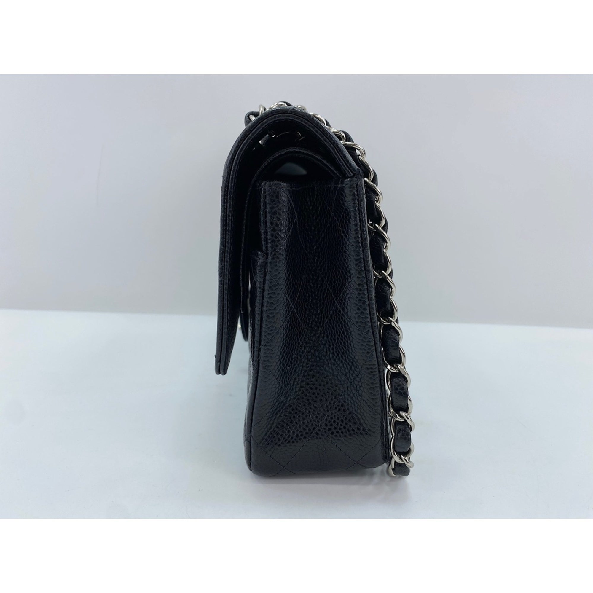 Chanel Black Shoulder Bag (Pre-Owned)