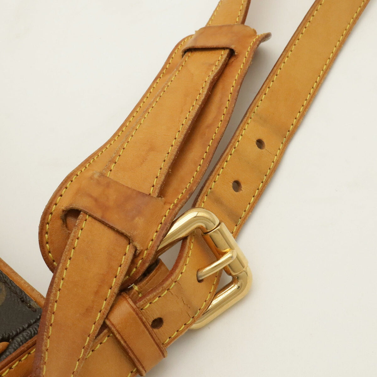 Louis Vuitton Brown Vinyl Shoulder Bag (Pre-Owned)