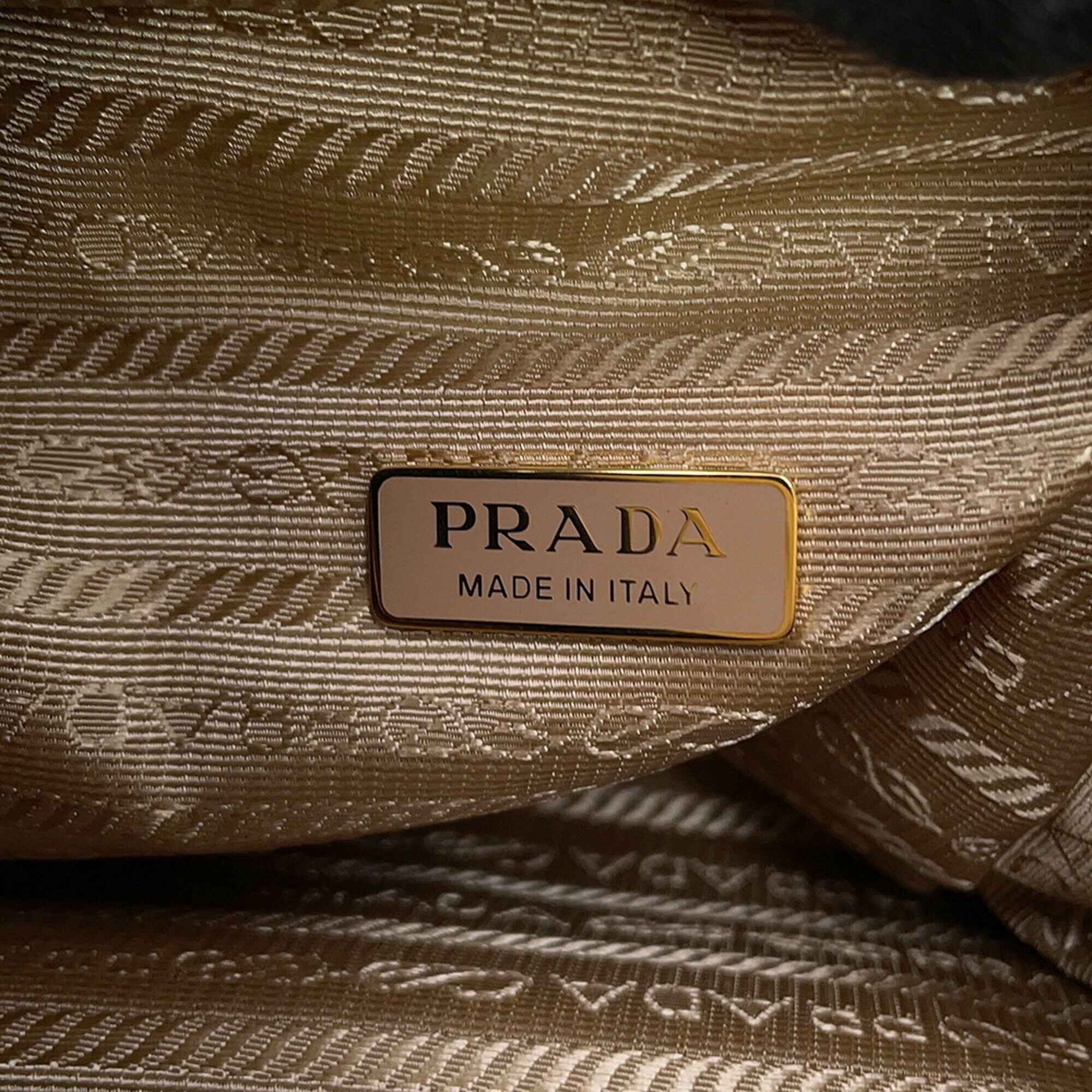 Prada Beige Leather Handbag (Pre-Owned)