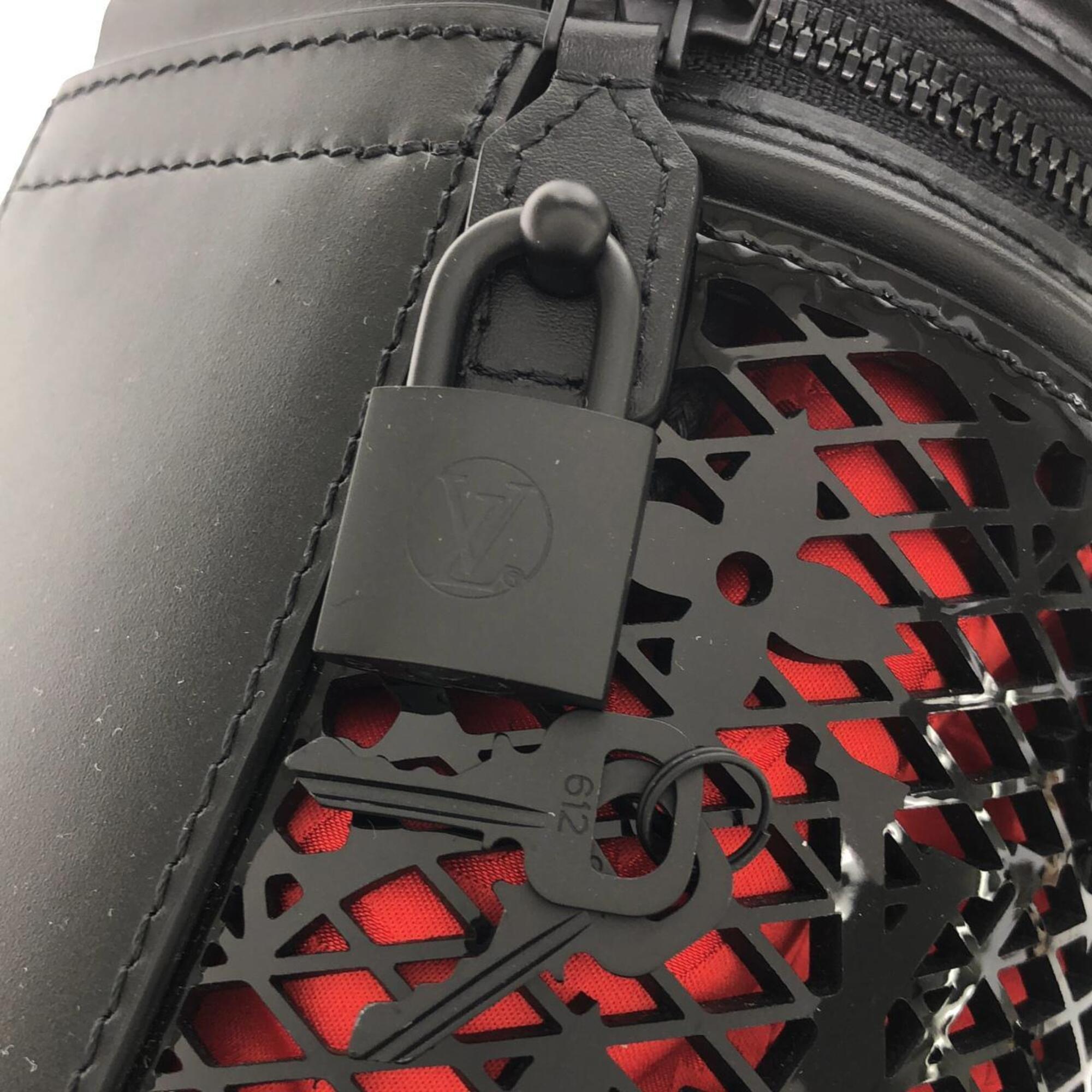 Louis Vuitton Black Leather Handbag (Pre-Owned)