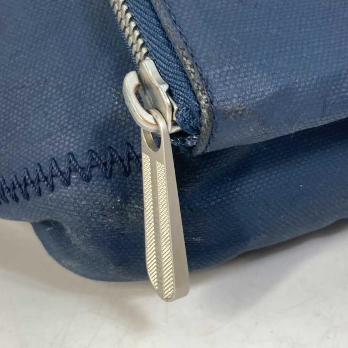 Louis Vuitton Blue Metal Sling Bag (Pre-Owned)