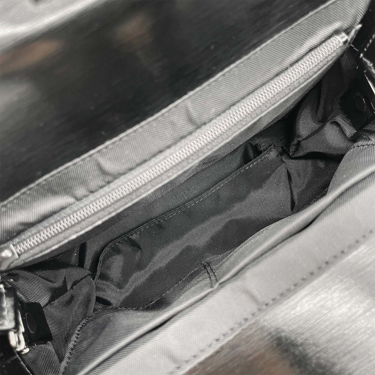 Givenchy Black Silver Leather Handbag (Pre-Owned)